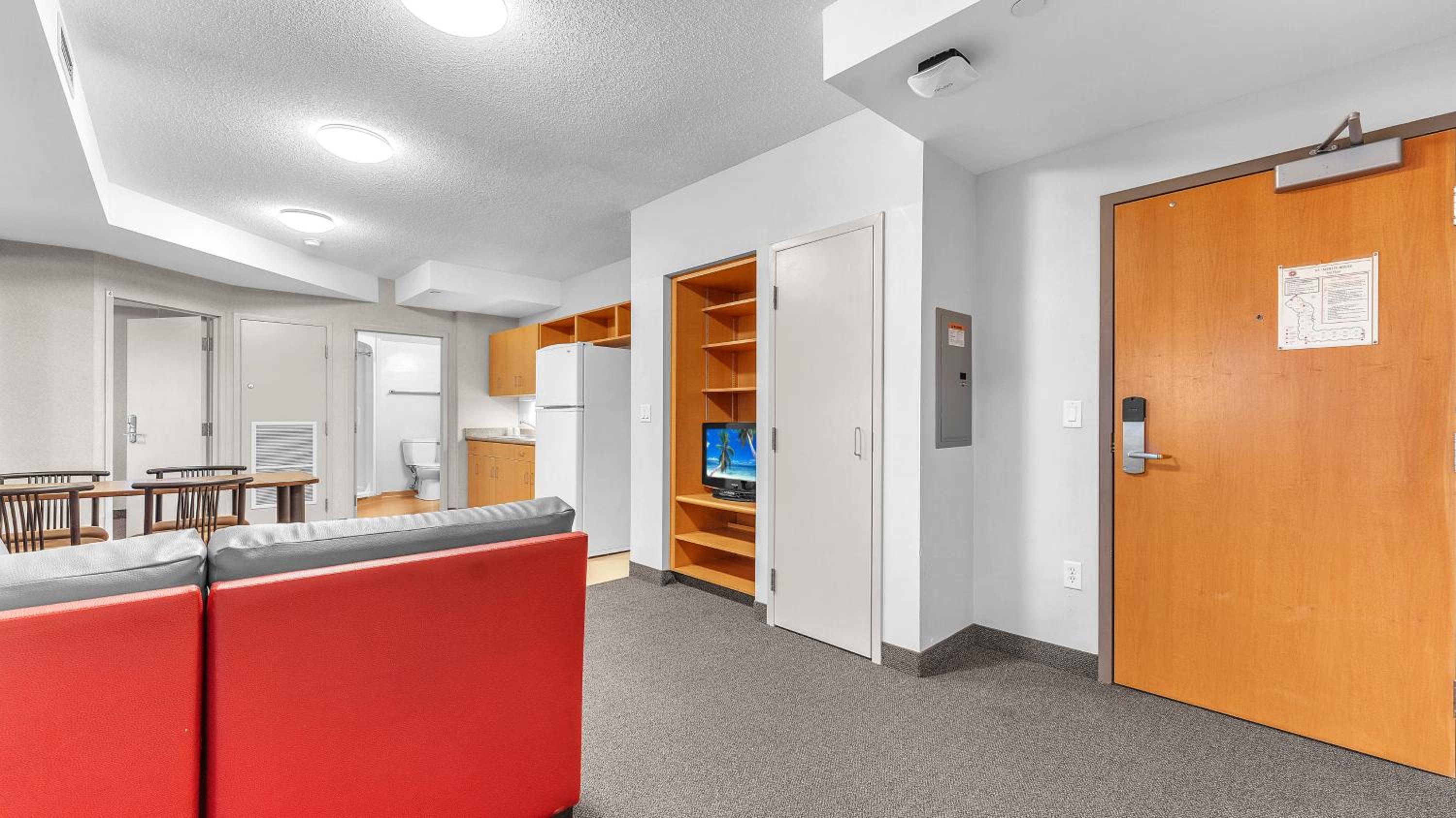 Two-Bedroom Suite photo 2