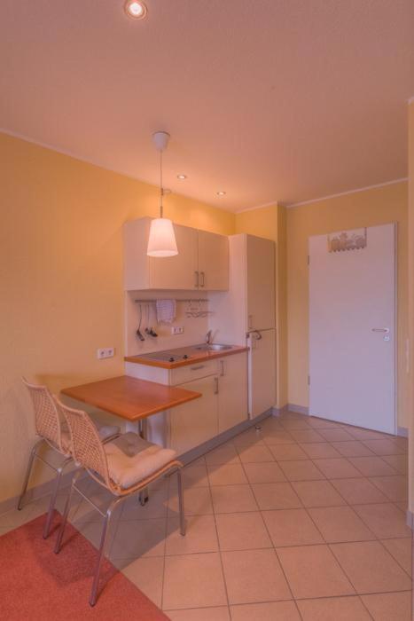 Apartment with Balcony photo 3