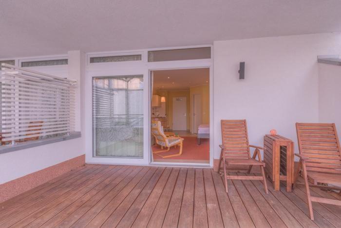 Apartment with Balcony photo 2