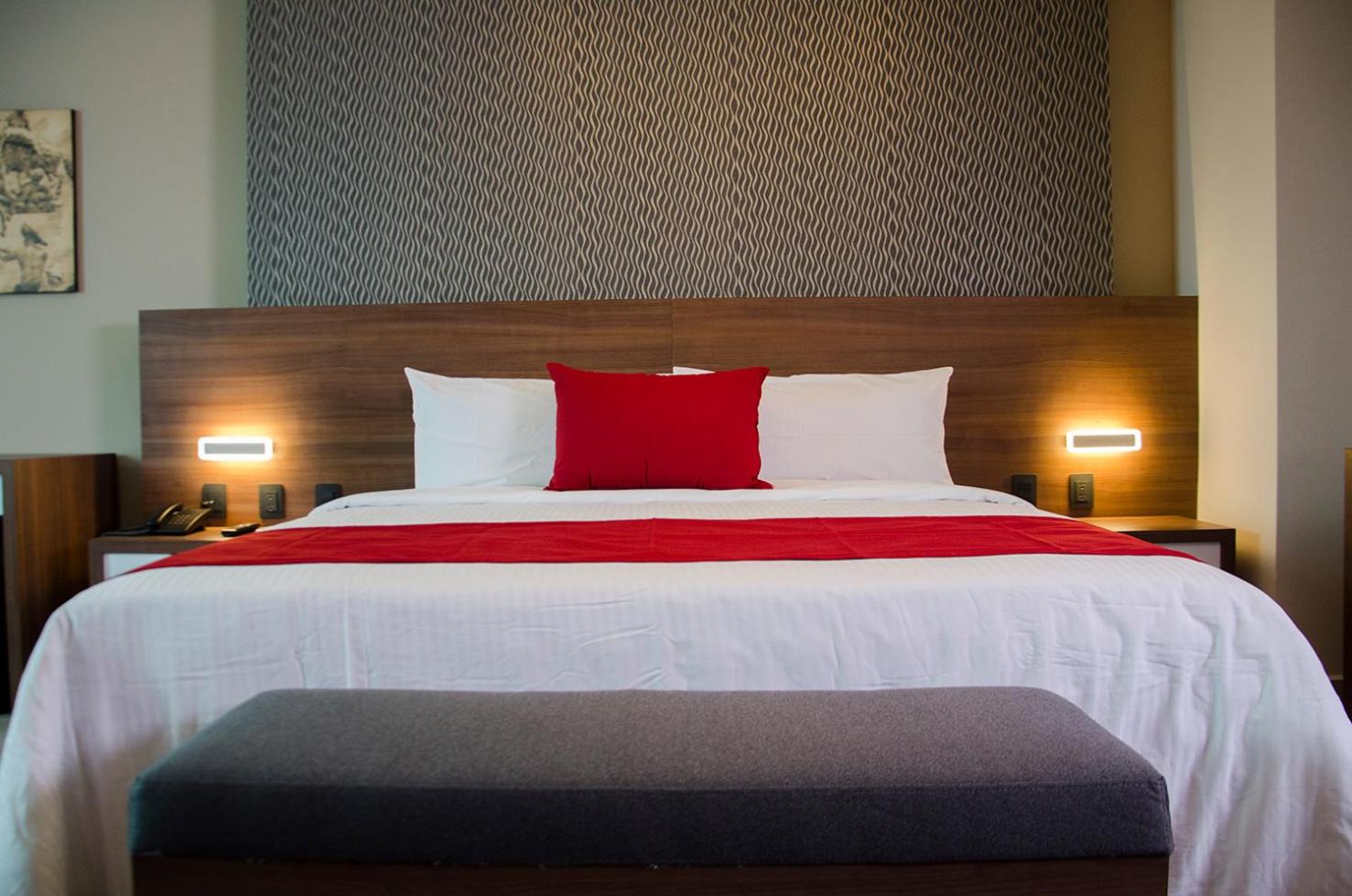 King Room with Two King Beds photo 1