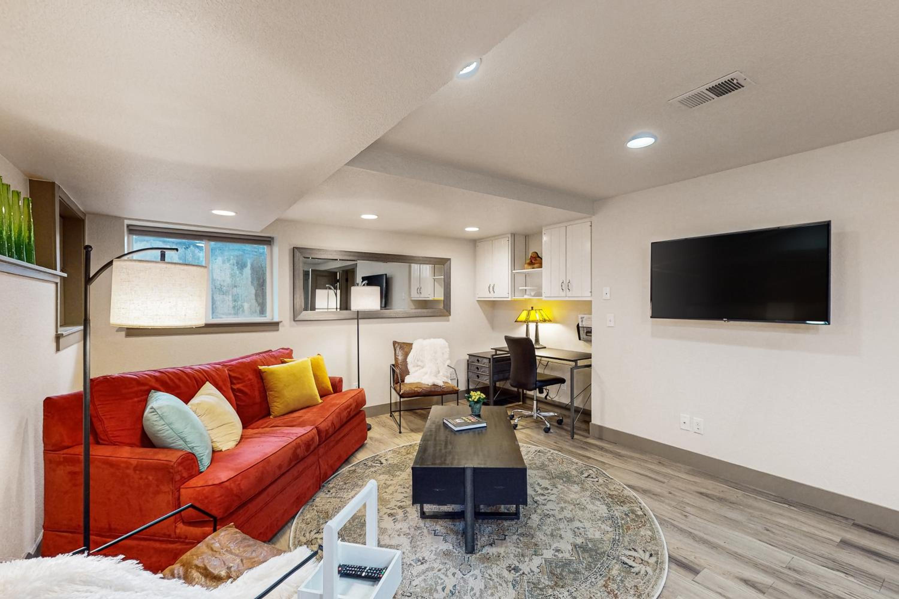 Apartment photo 2