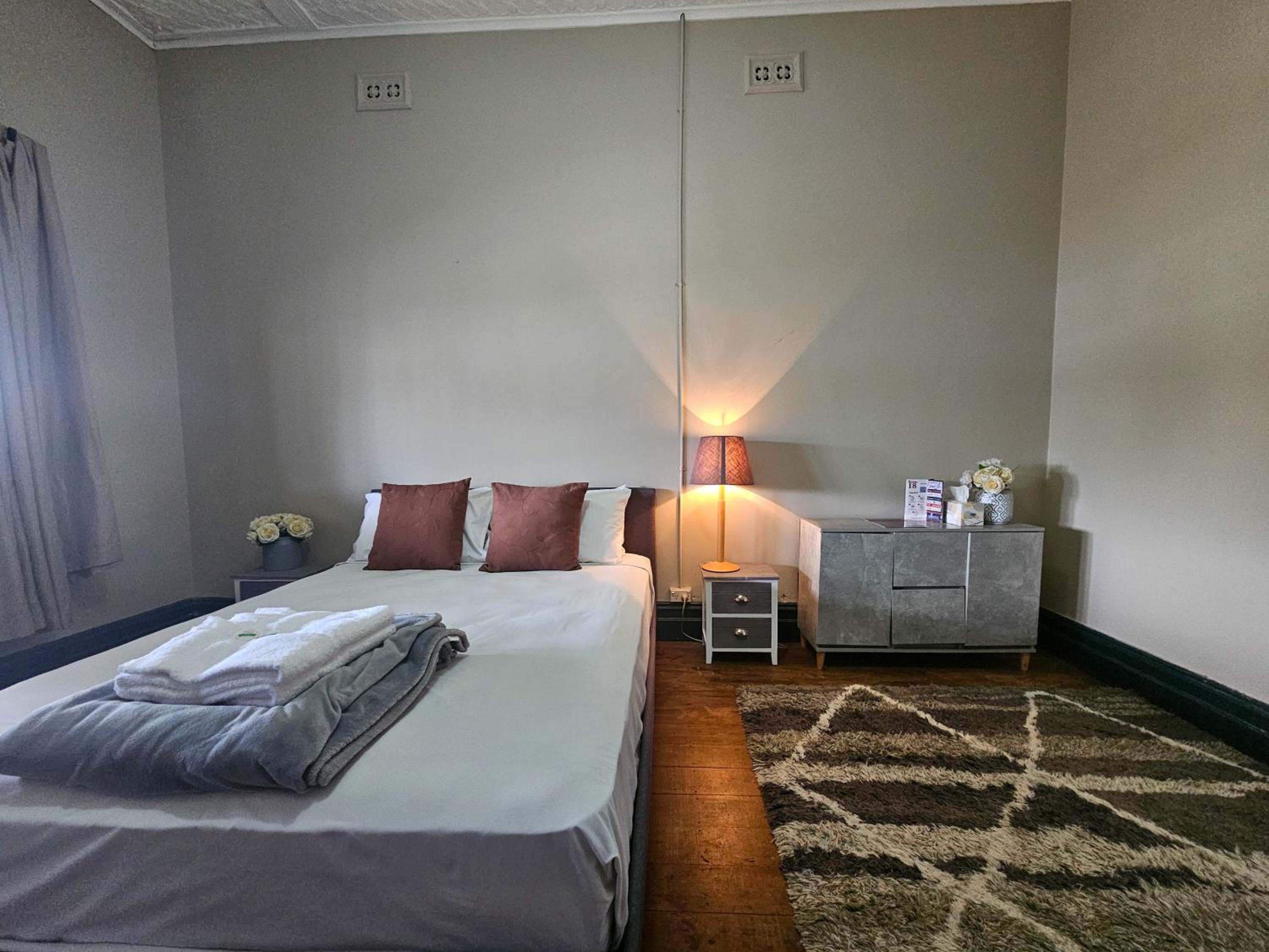 Double Room with Private Bathroom - Photo 1