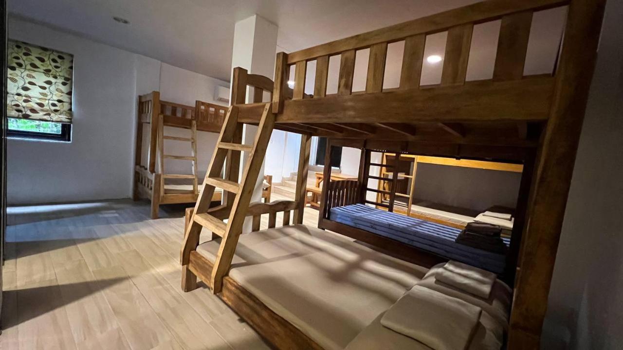 Mixed Dormitory Room