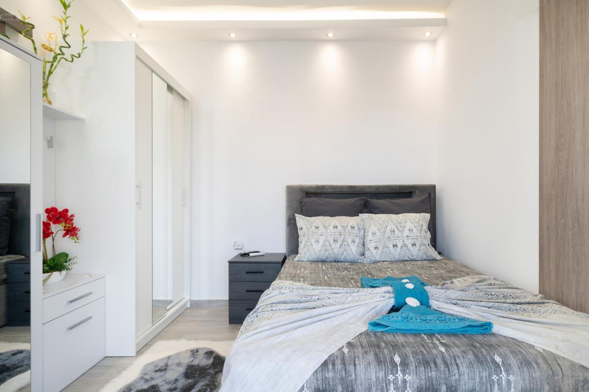 One-Bedroom Apartment - Photo 7