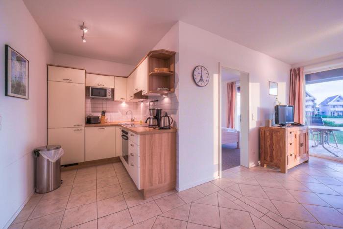 Apartment with Lake View photo 2