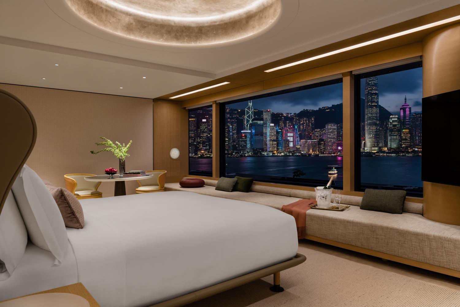1 King Suite with Harbor View and Daybed - Regent Club Access
