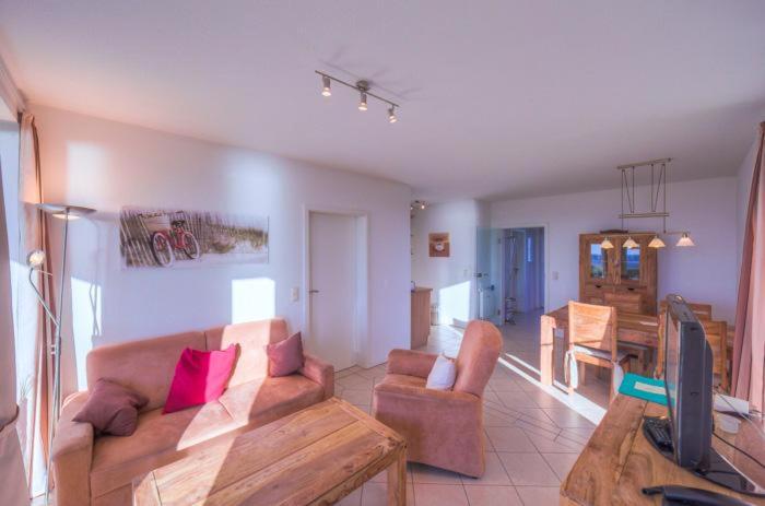 Apartment with Lake View photo 2