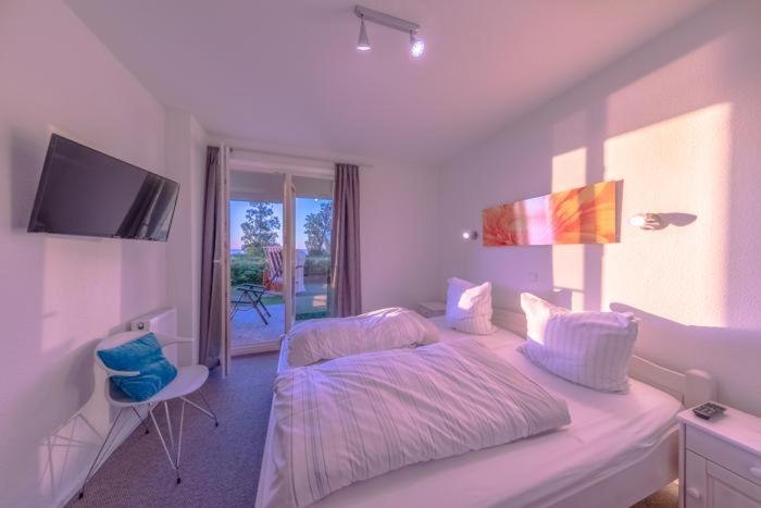 Apartment with Lake View photo 2