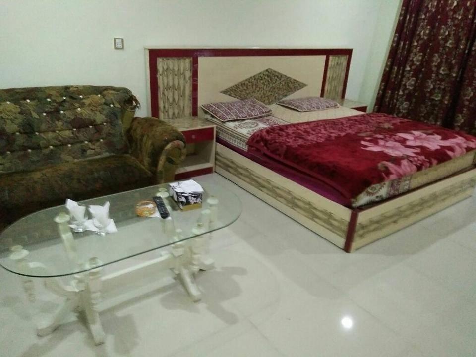 Deluxe Double Room (2 Adults + 1 Child)