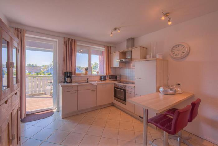 Apartment with Lake View photo 3