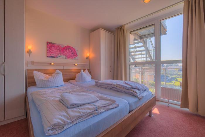 Apartment with Lake View photo 3