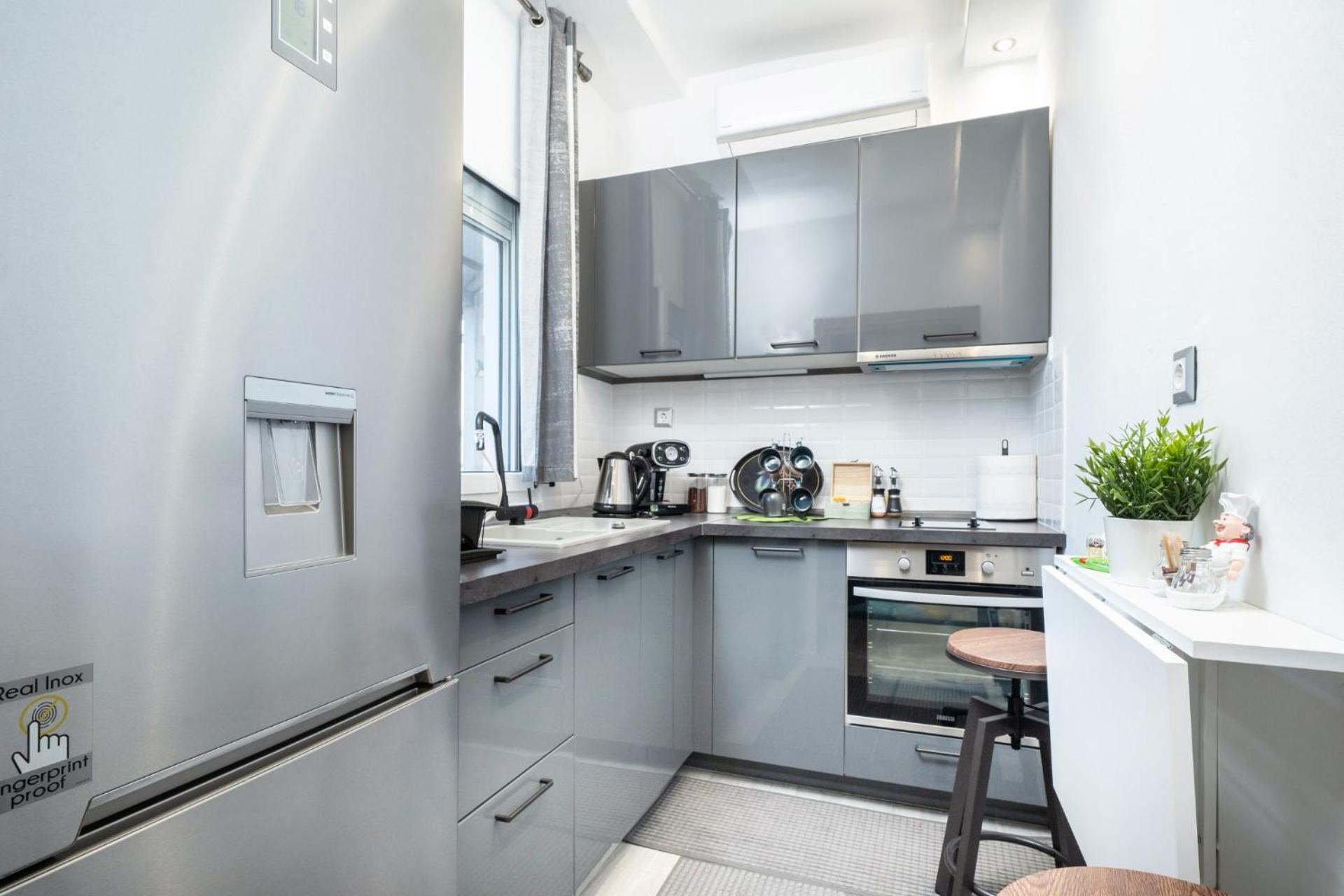 One-Bedroom Apartment - Photo 3