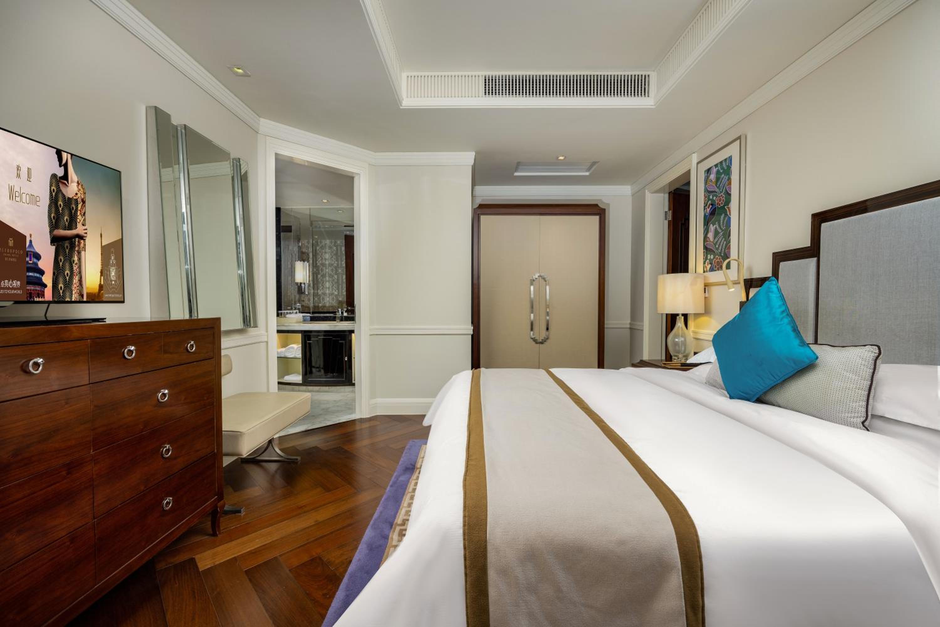 Ultra Sassy Double Suite photo 2