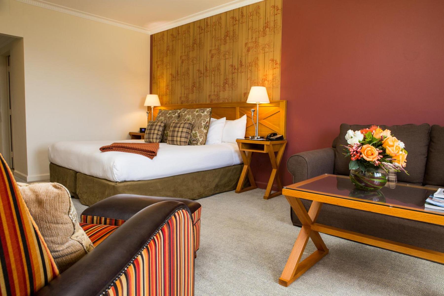 Superior King Room - Photo 8