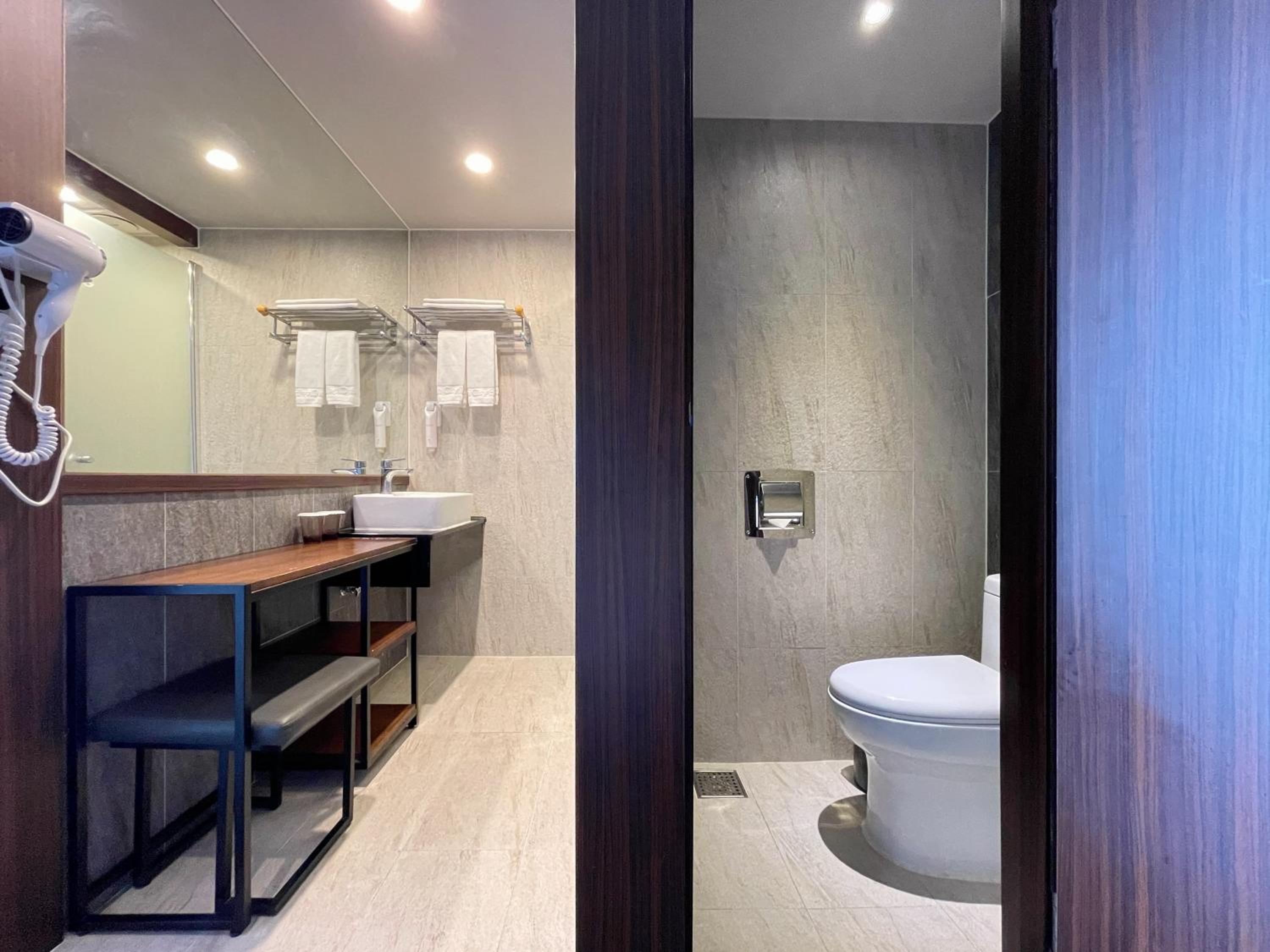 Deluxe Double Room - Photo 6