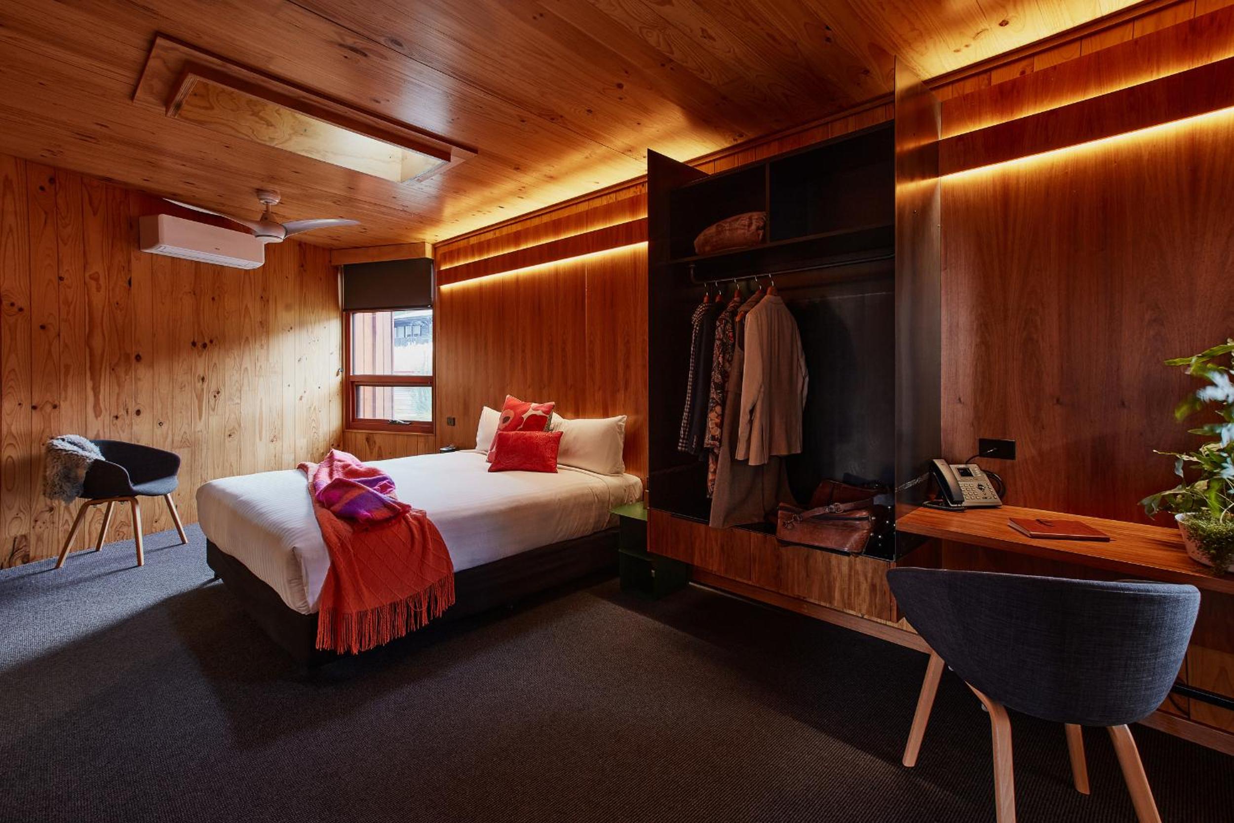 Pavilion Orchard Room - Photo 1