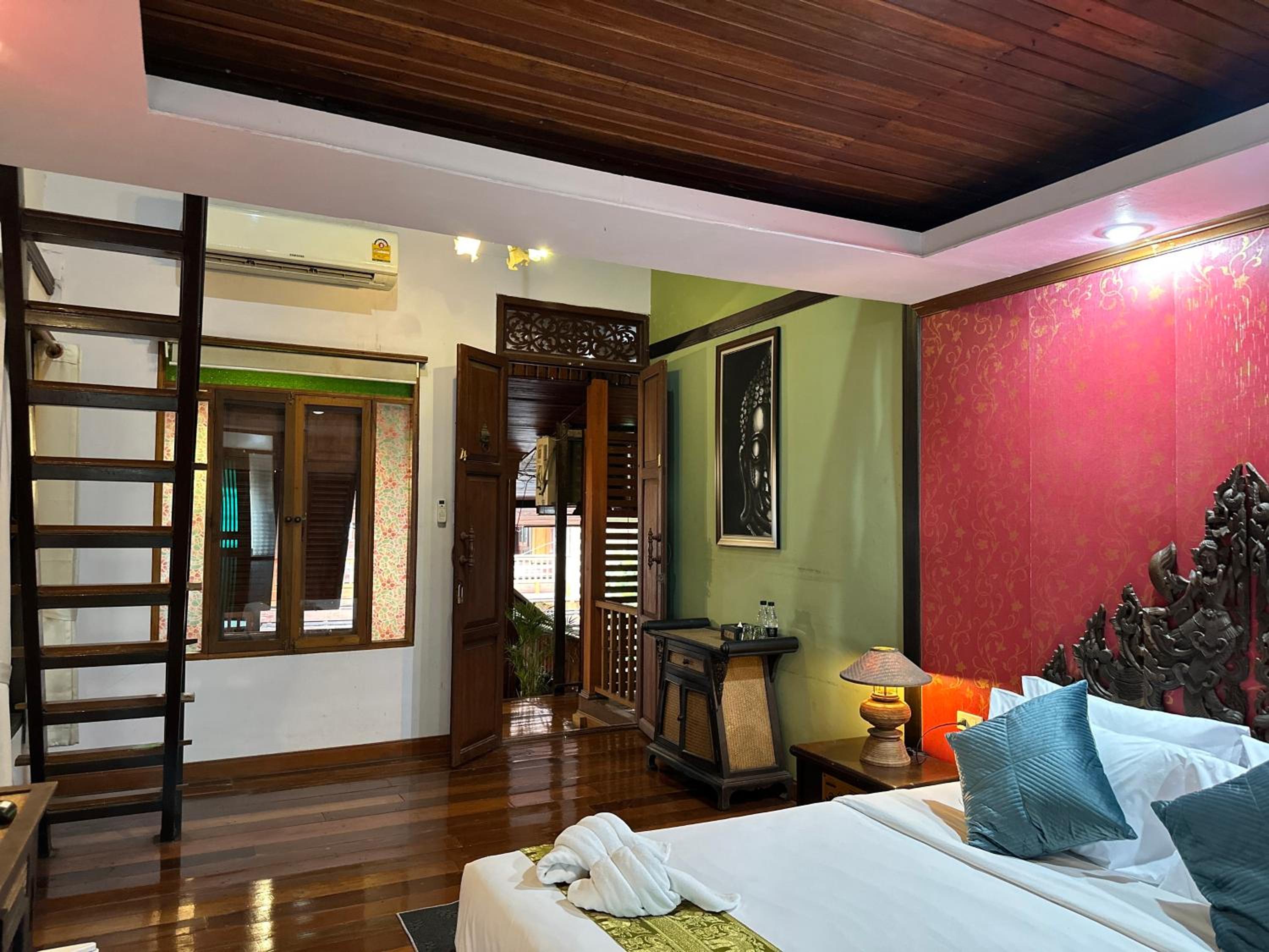 Deluxe Family Room - Photo 11