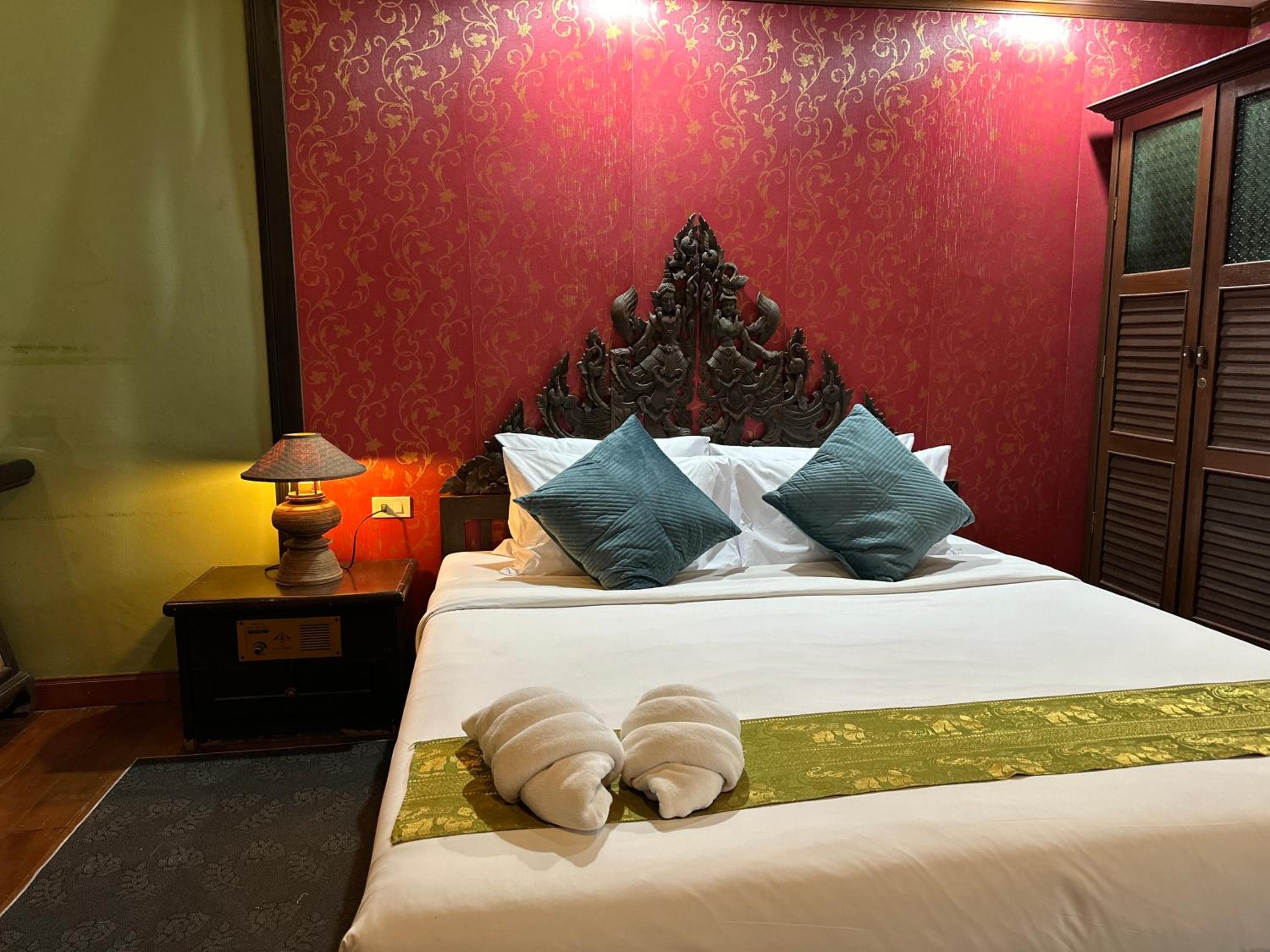 Deluxe Family Room - Photo 10