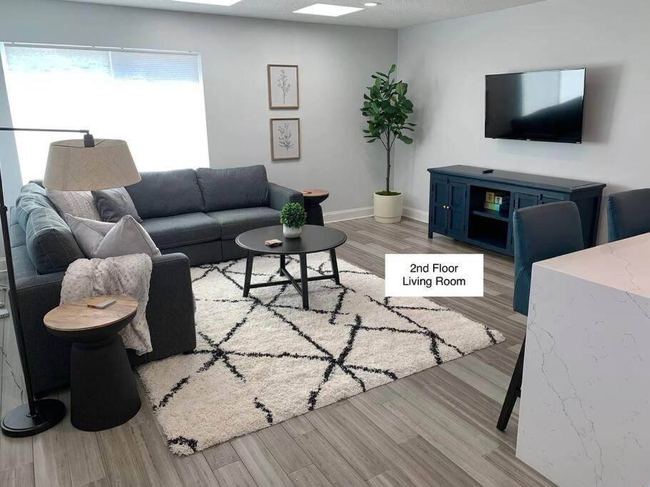 Three-Bedroom Apartment photo 1
