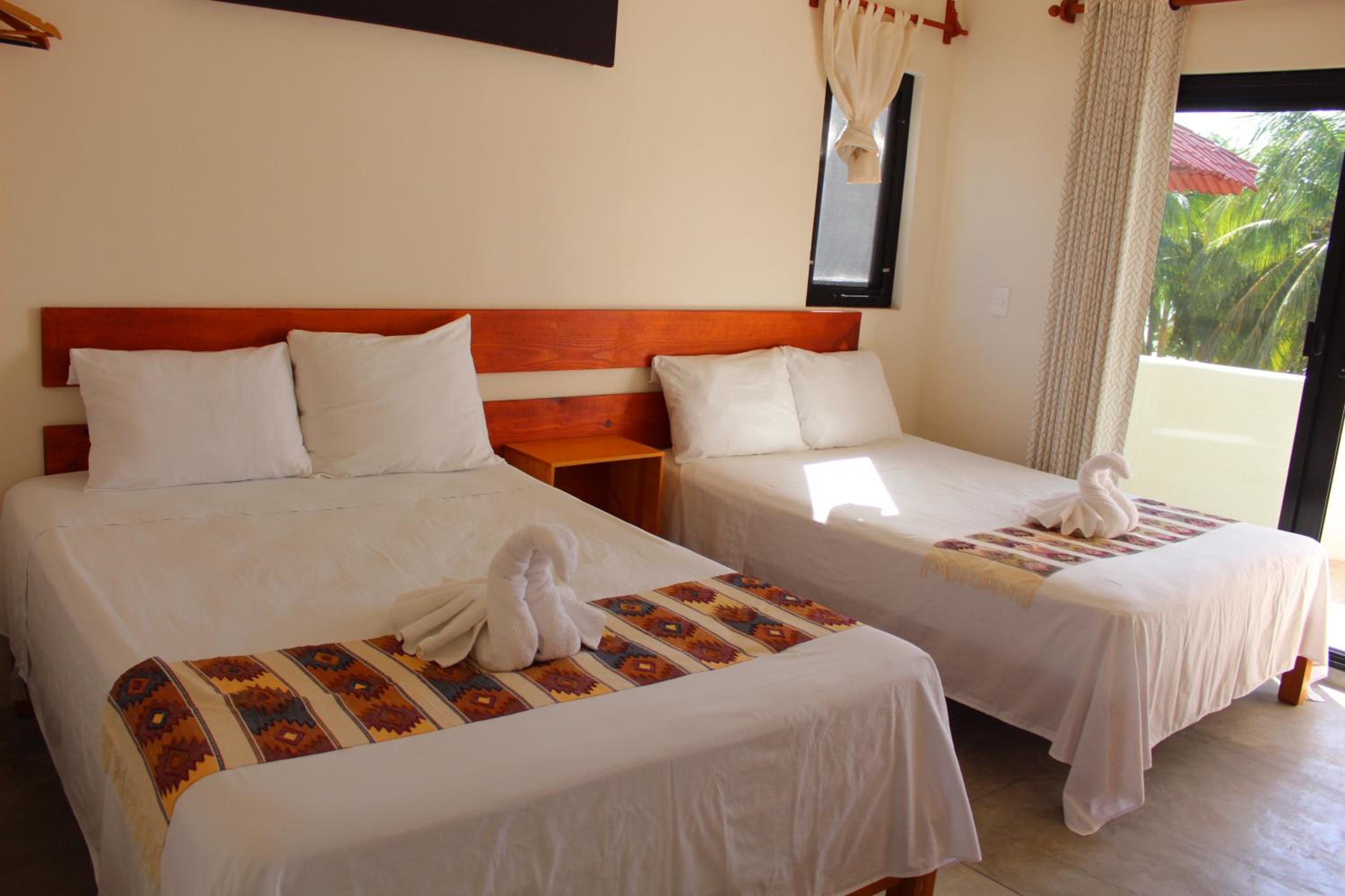 Double Room with Private Bathroom - Photo 11