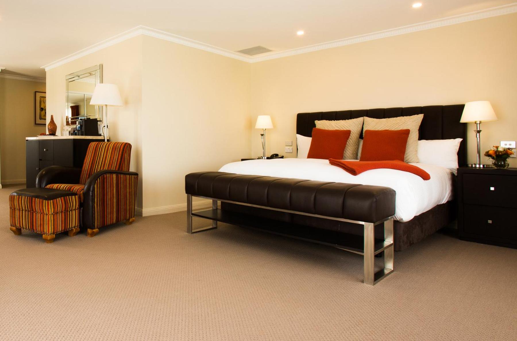 Junior King Suite - Photo 7