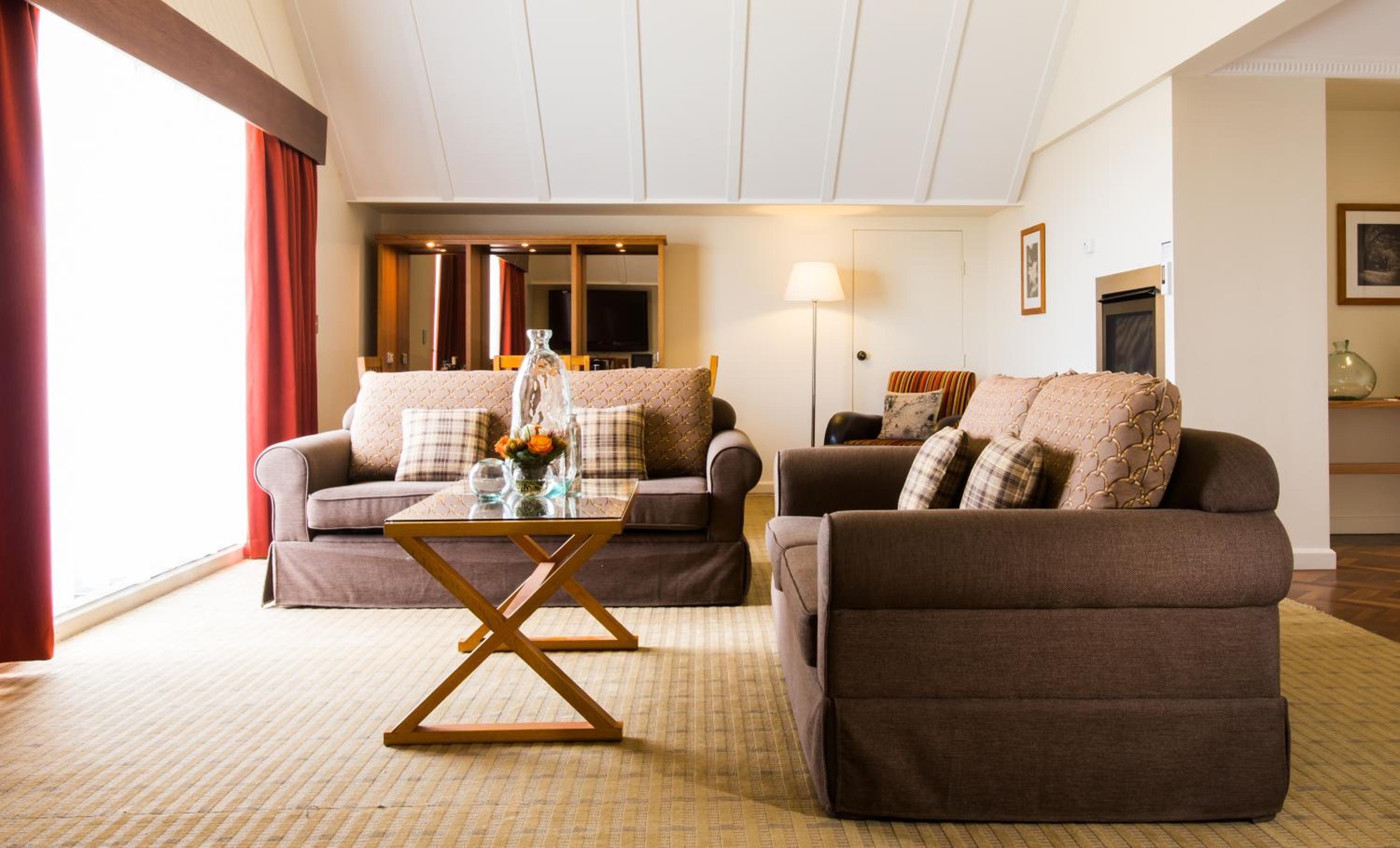 Luxury Suite with One King Bed - Photo 10