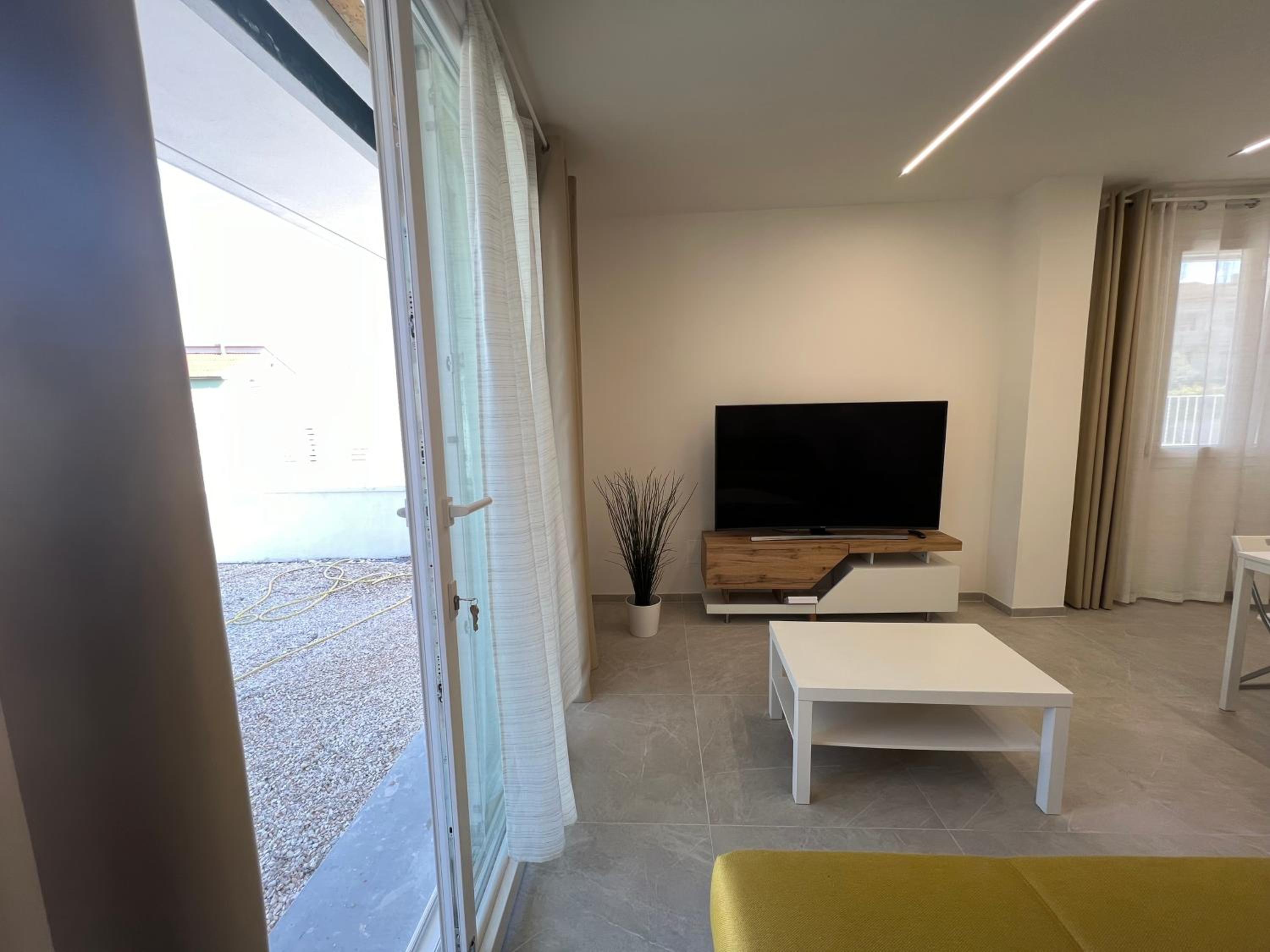 Three-Bedroom House photo 3