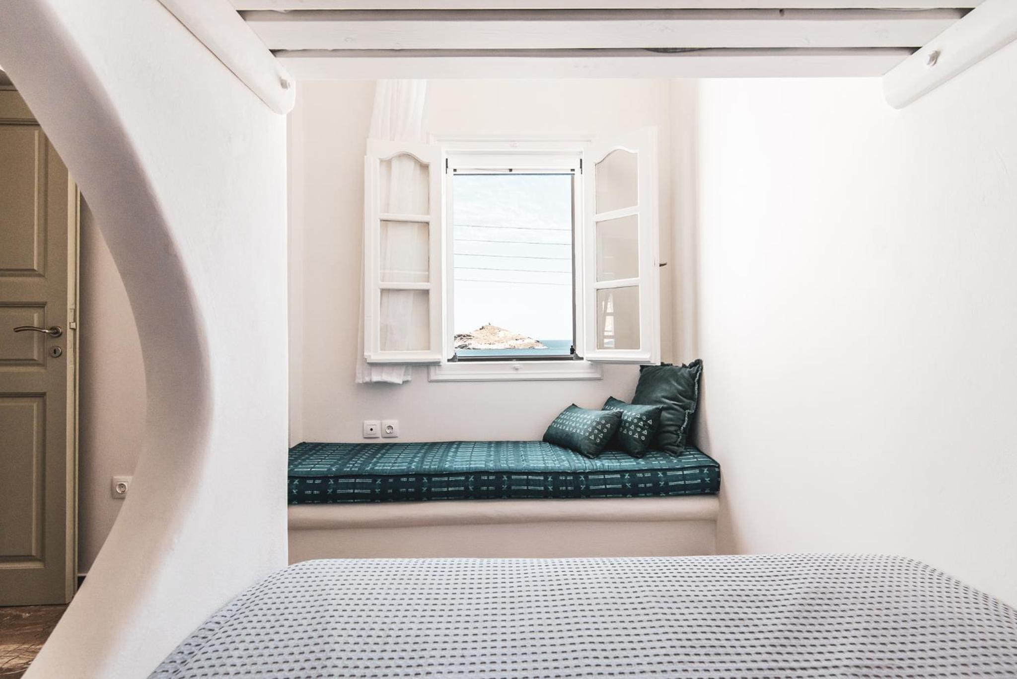 Three-Bedroom Premium Apartment with Balcony photo 2