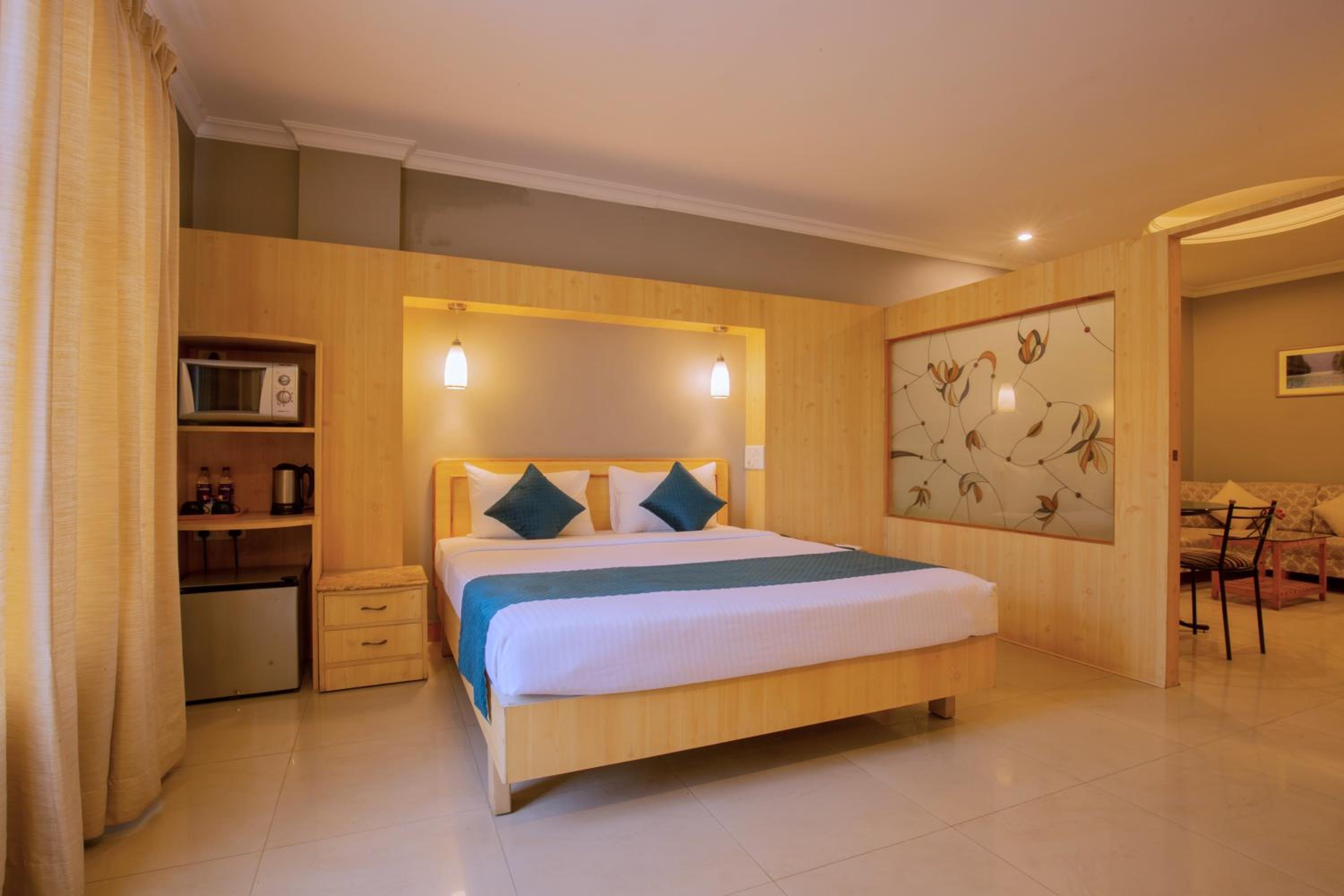 Suite - Photo 3