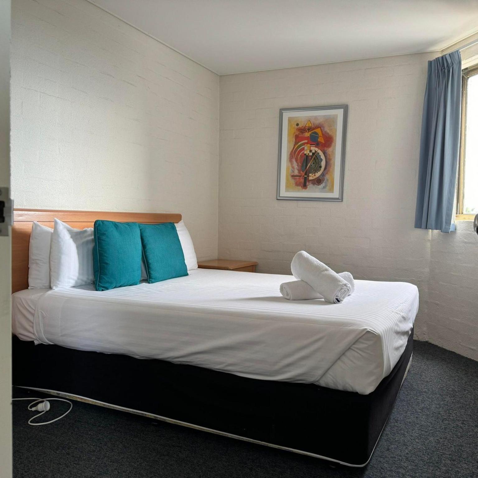 Two Bedroom Suite with Free Wifi and Parking photo 2