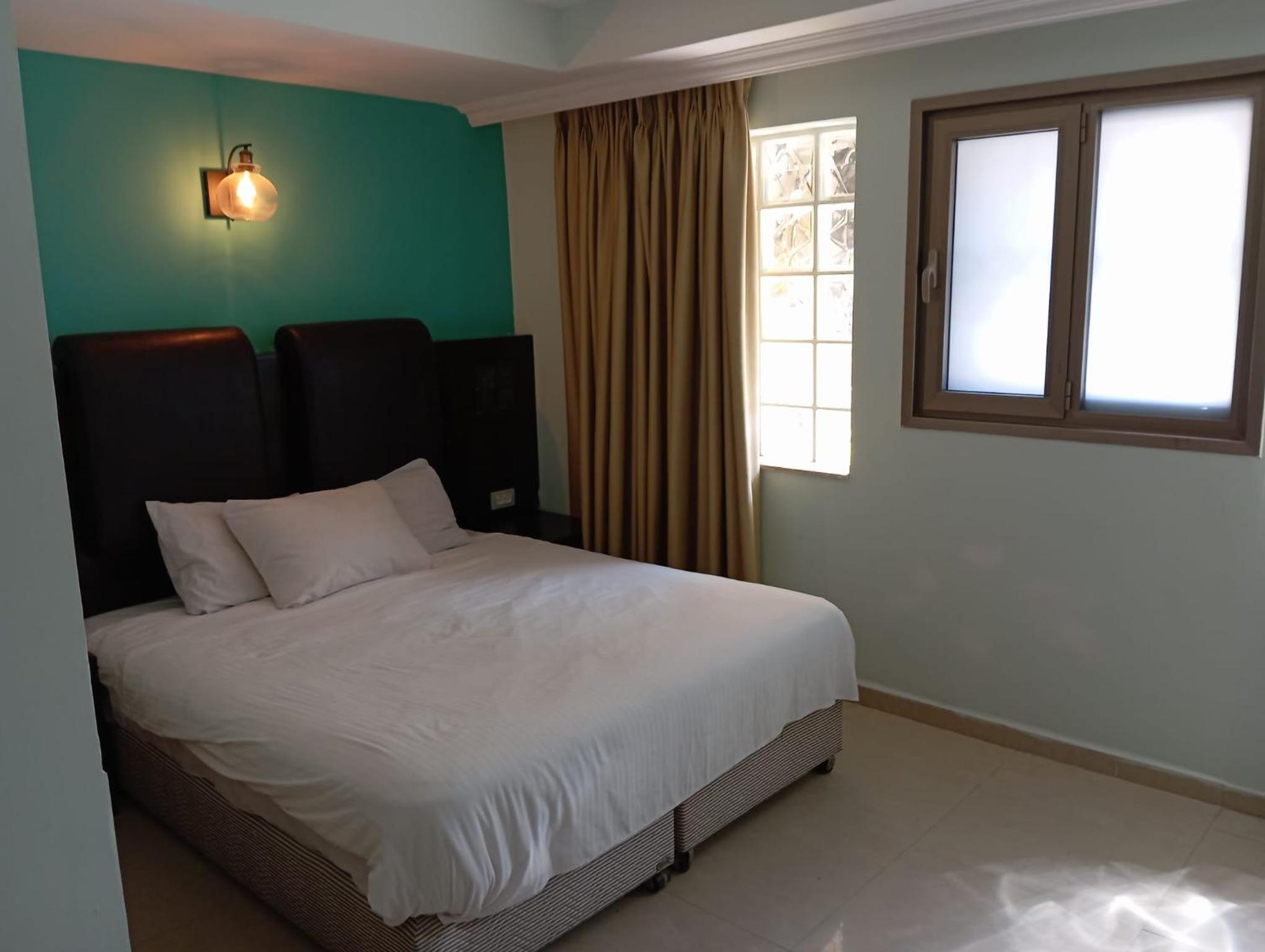Family Room - Photo 6