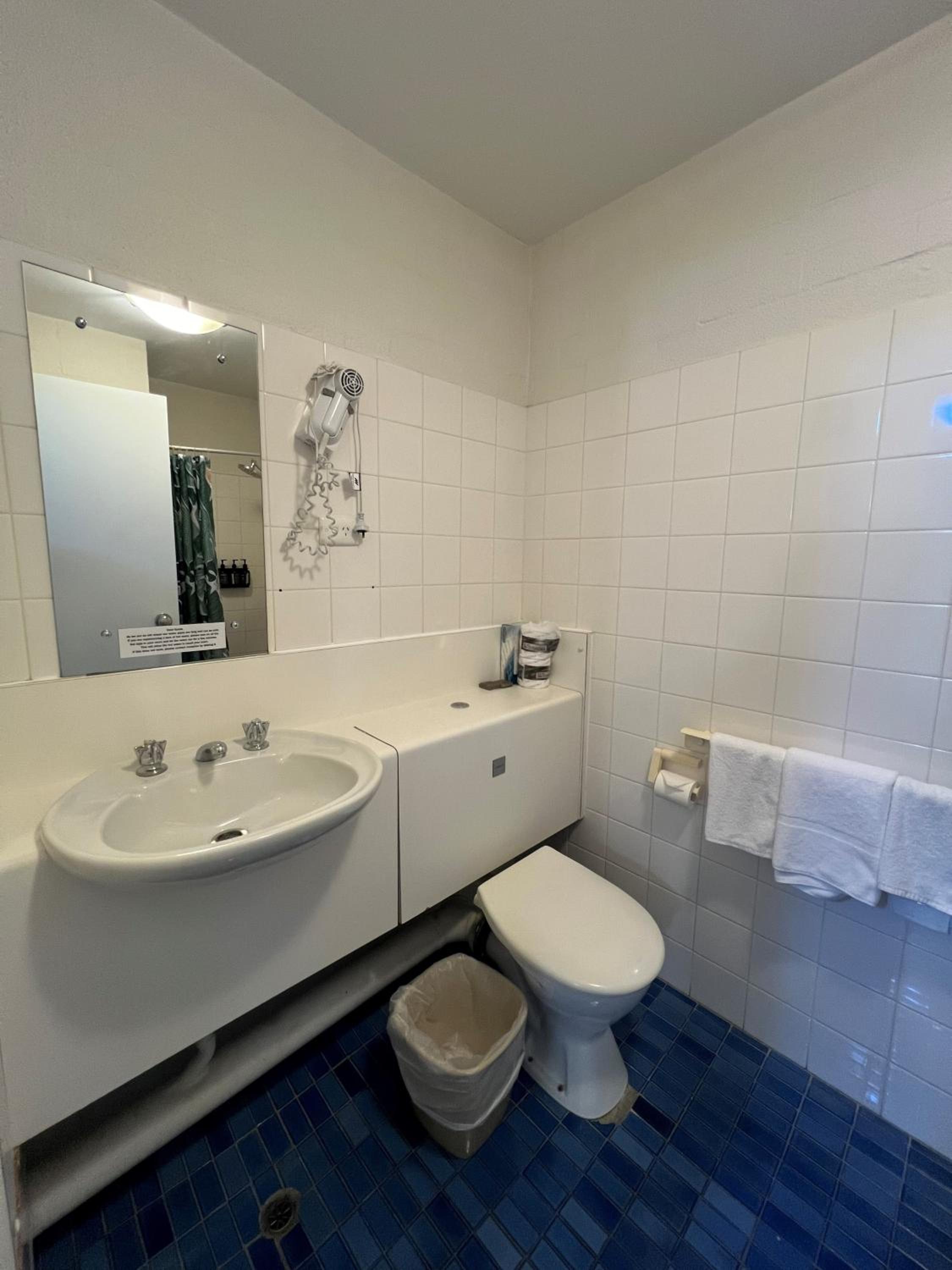 Two Bedroom Loft with Free Wifi and Parking photo 2