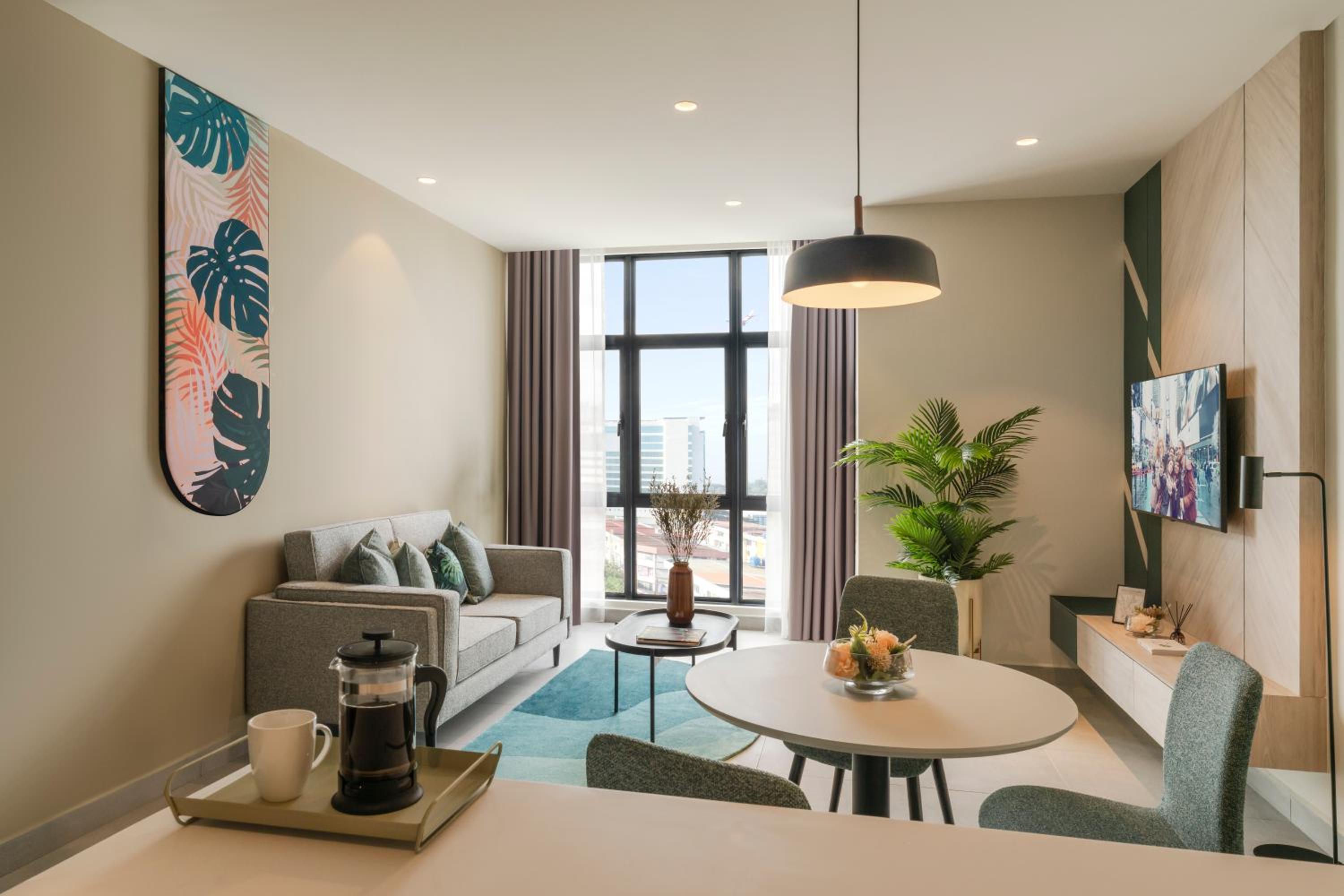 One Bedroom Premier Queen - Photo 1