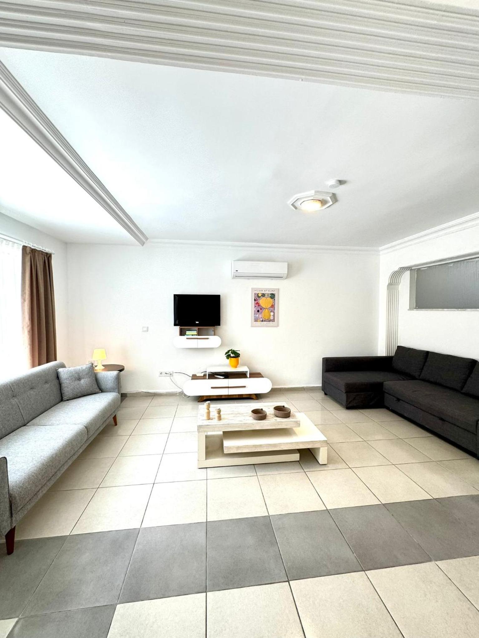 Villa photo 2