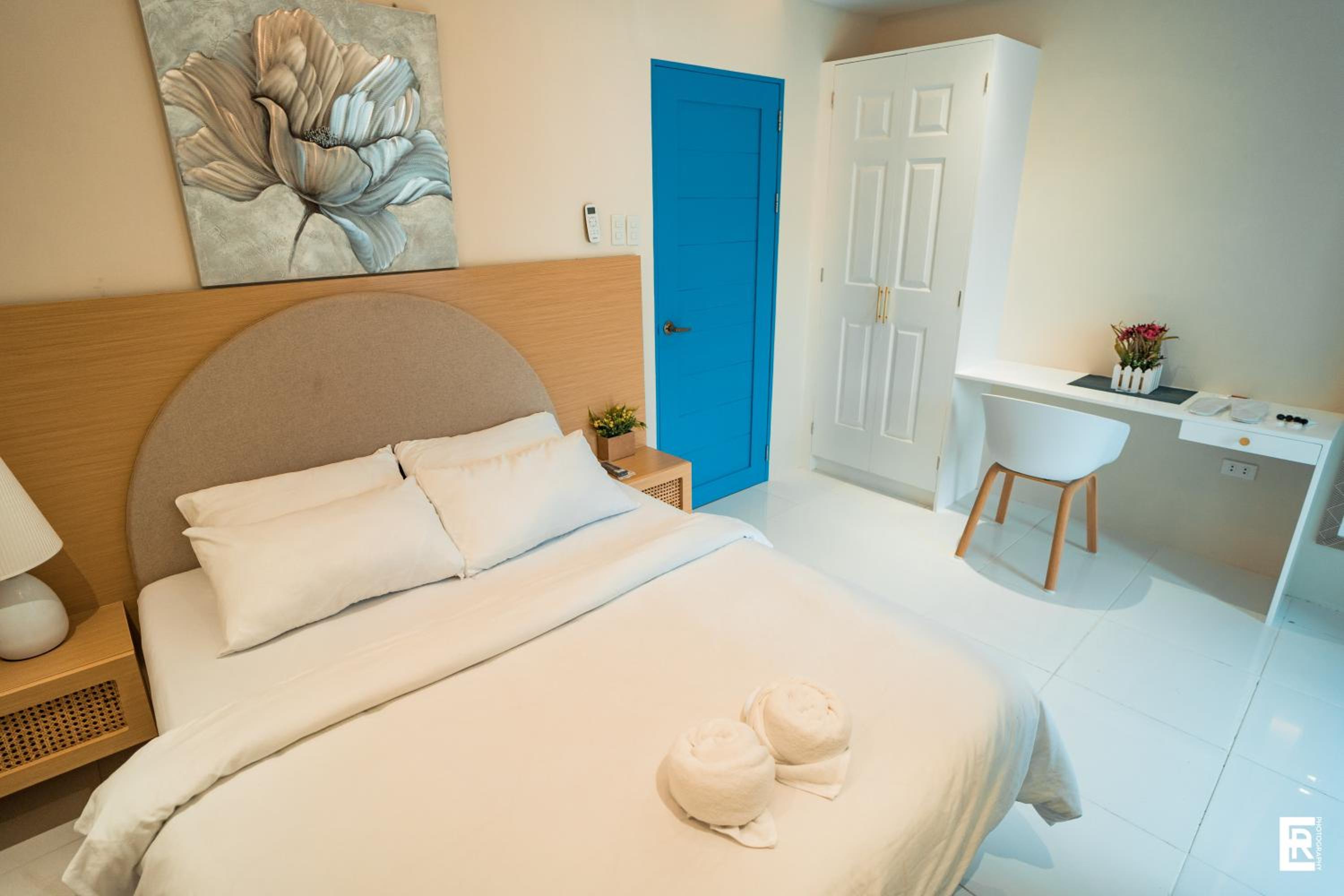 Standard Queen Room - Photo 6