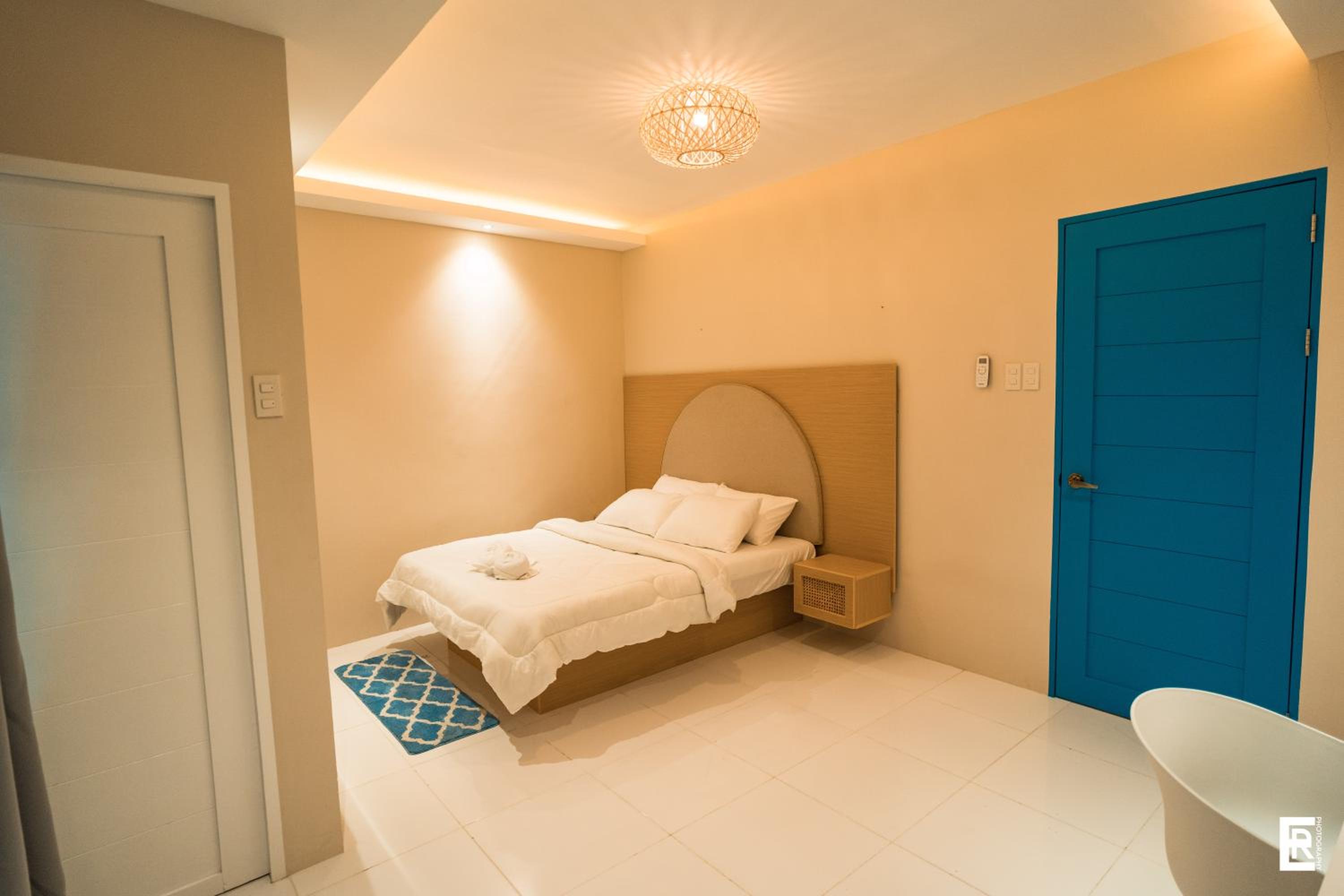 Standard Queen Room - Photo 15