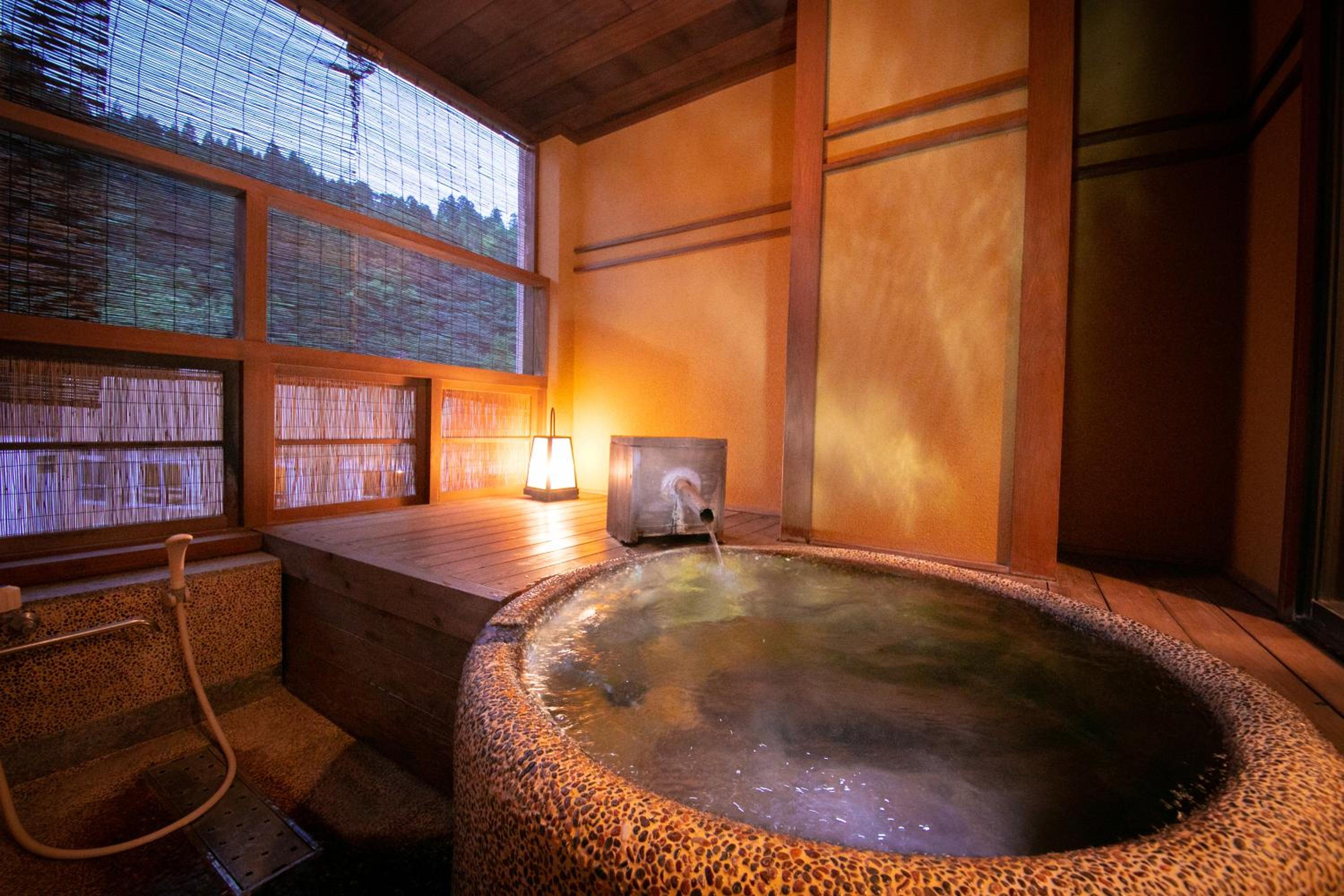 Quadruple Room with Private Bathroom photo 2