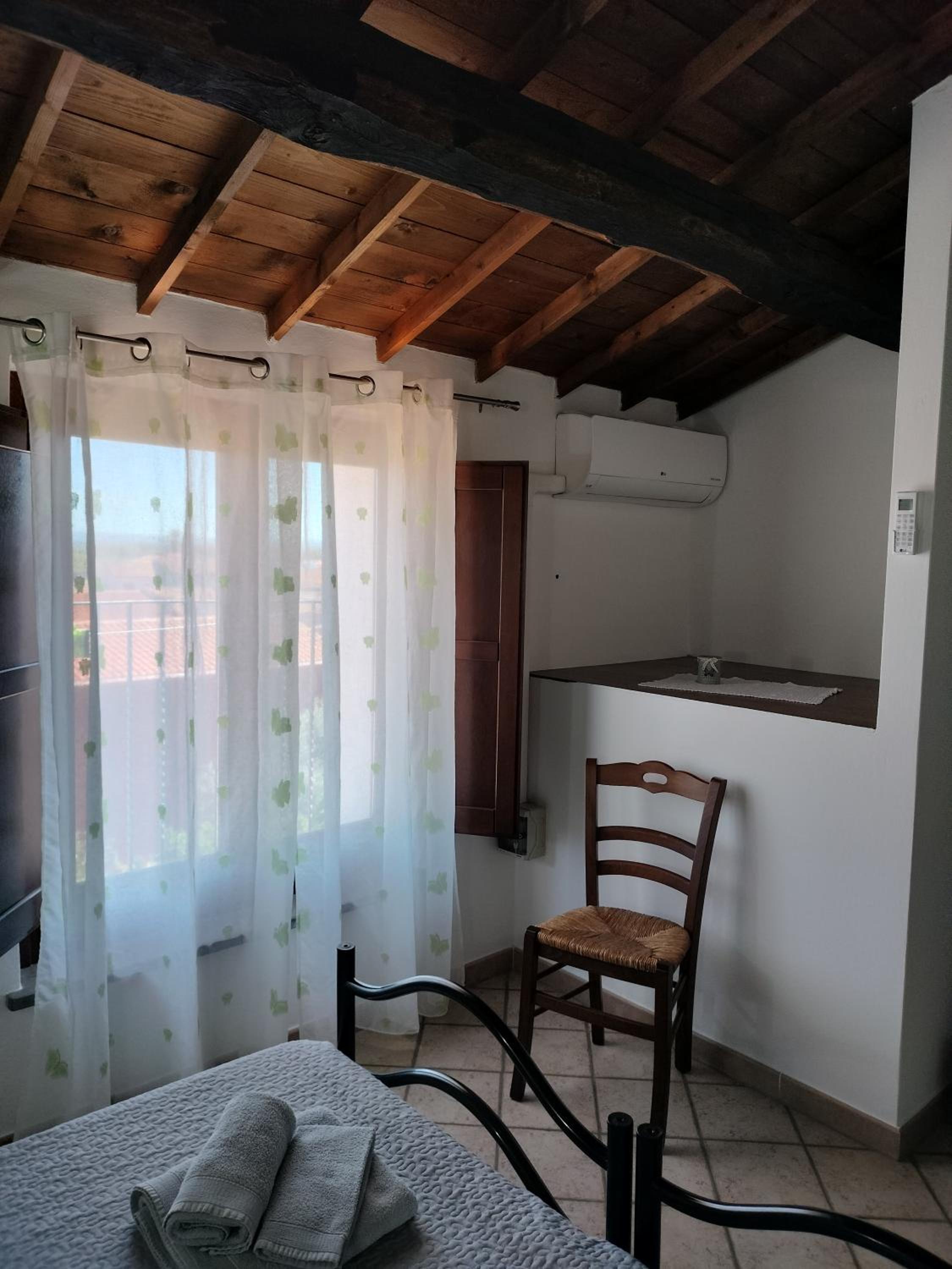 Double Room with Private Bathroom - Photo 7