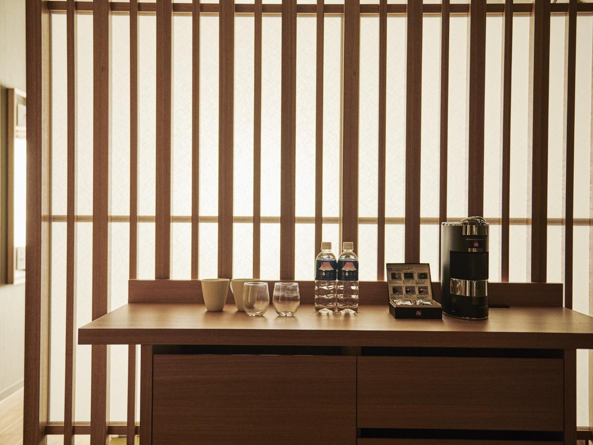 Deluxe Twin Room Japanese Western Style with Extra Bed - Non Smoking (3 adults) photo 2