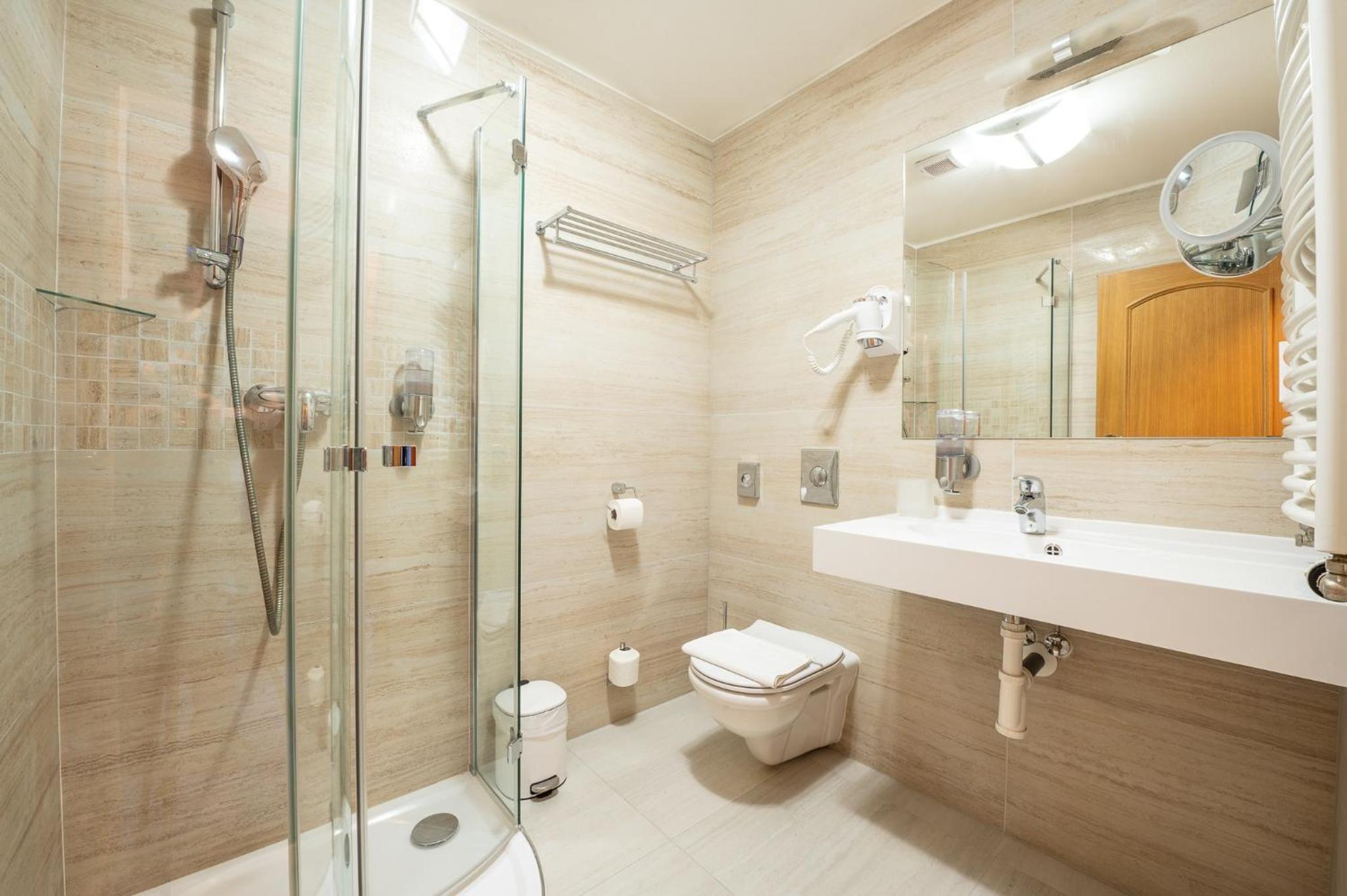 Twin Room - Photo 10