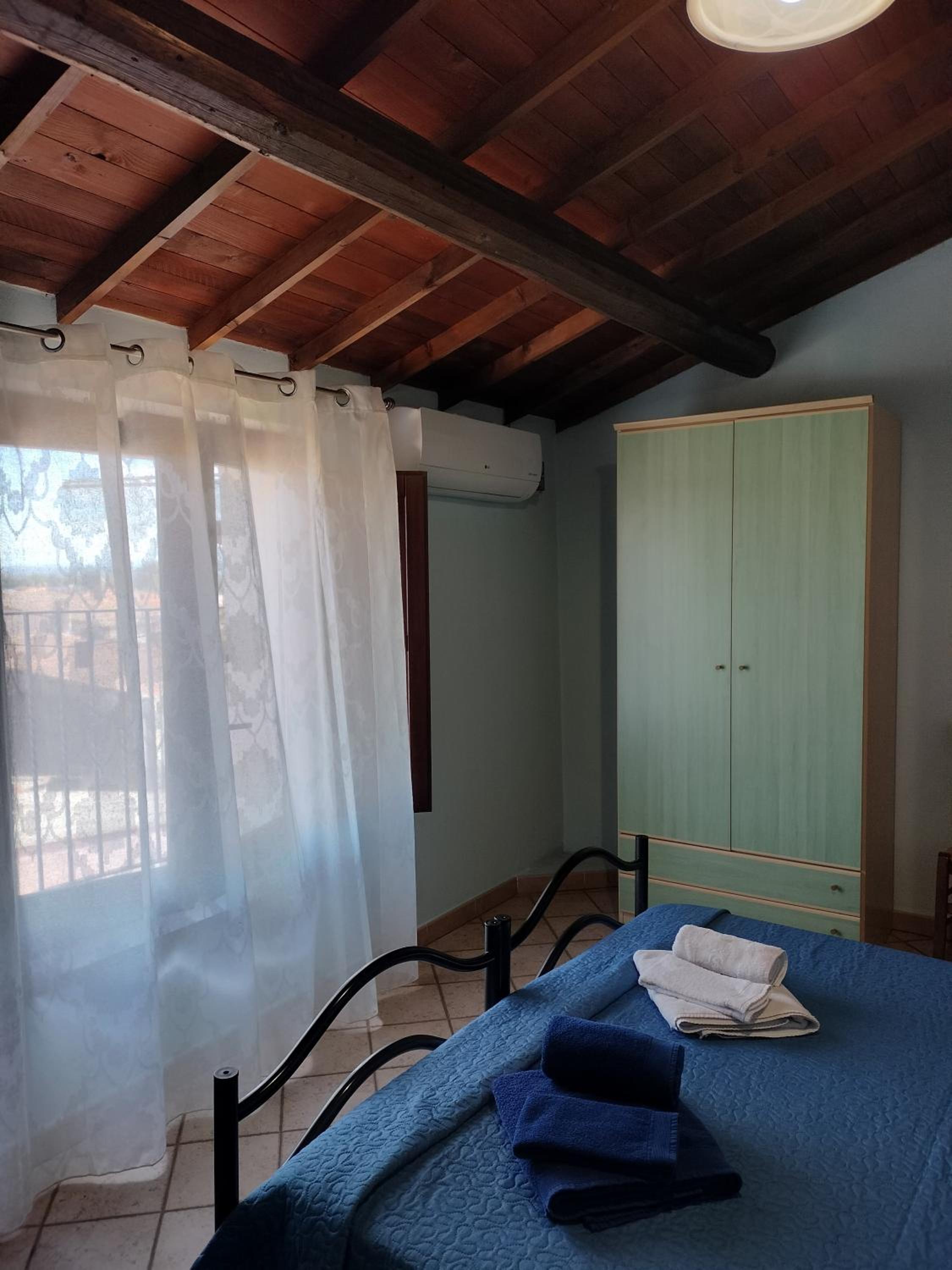 Double Room with Private Bathroom - Photo 4