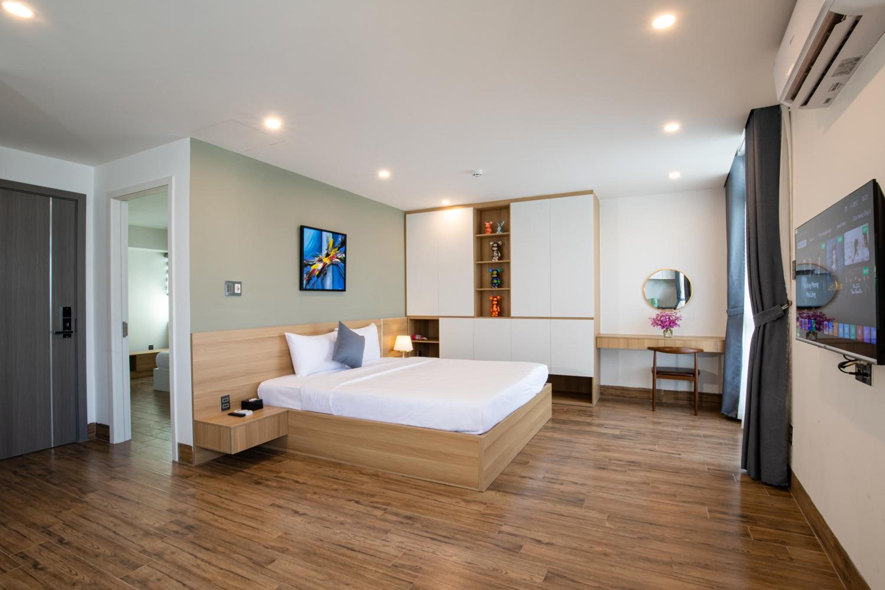 Two-Bedroom Apartment with Balcony