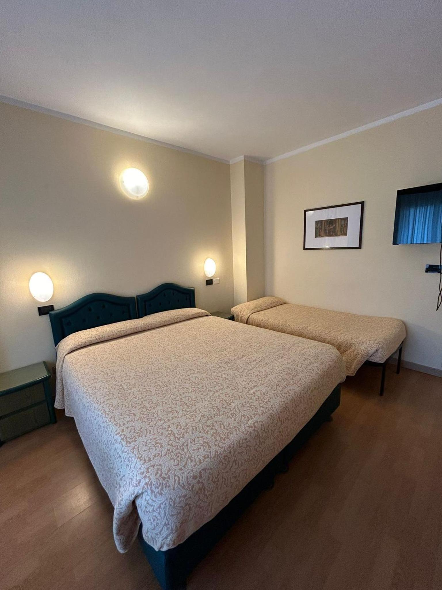 Classic Triple Room photo 3