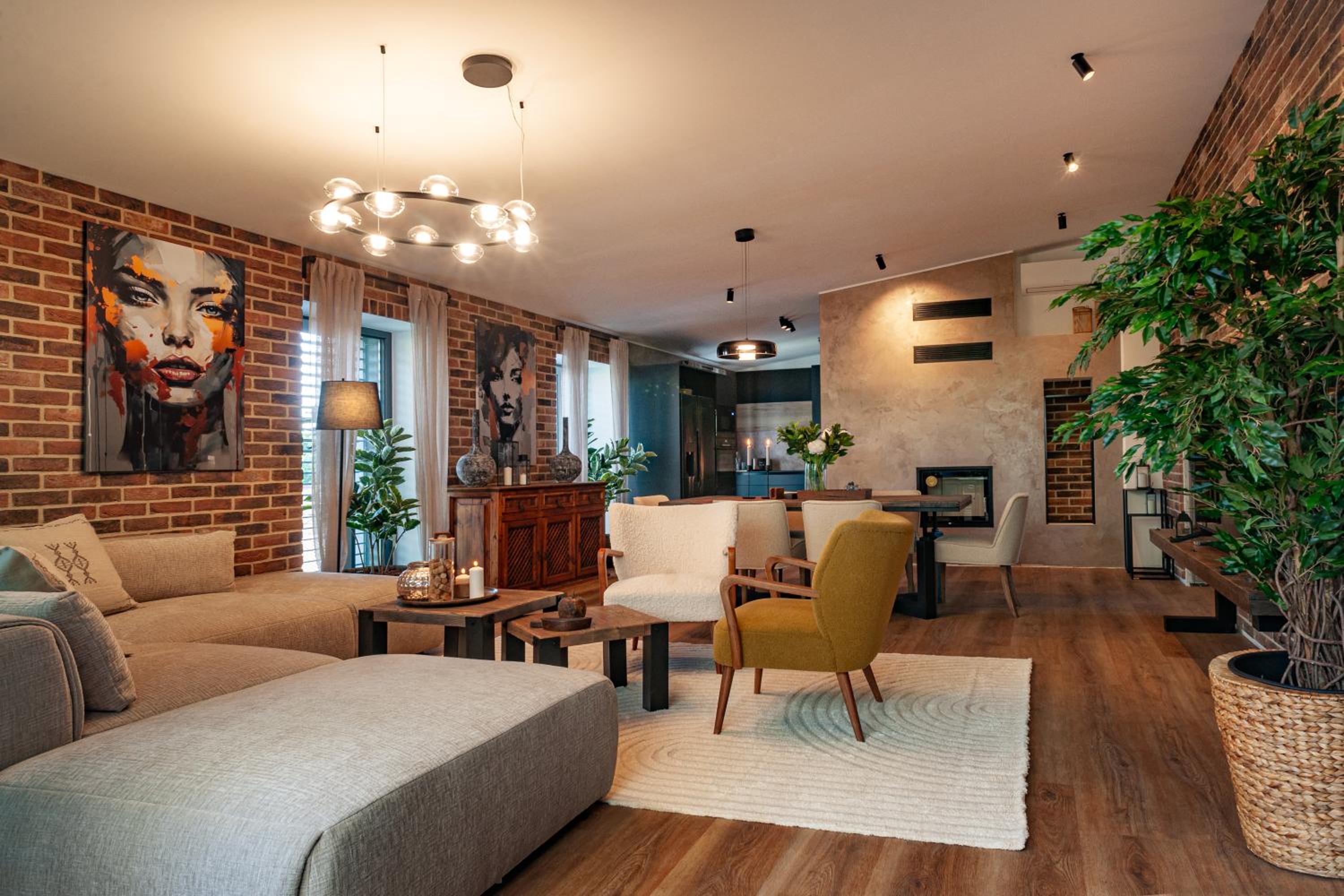 Three-Bedroom Loft Apartment photo 2