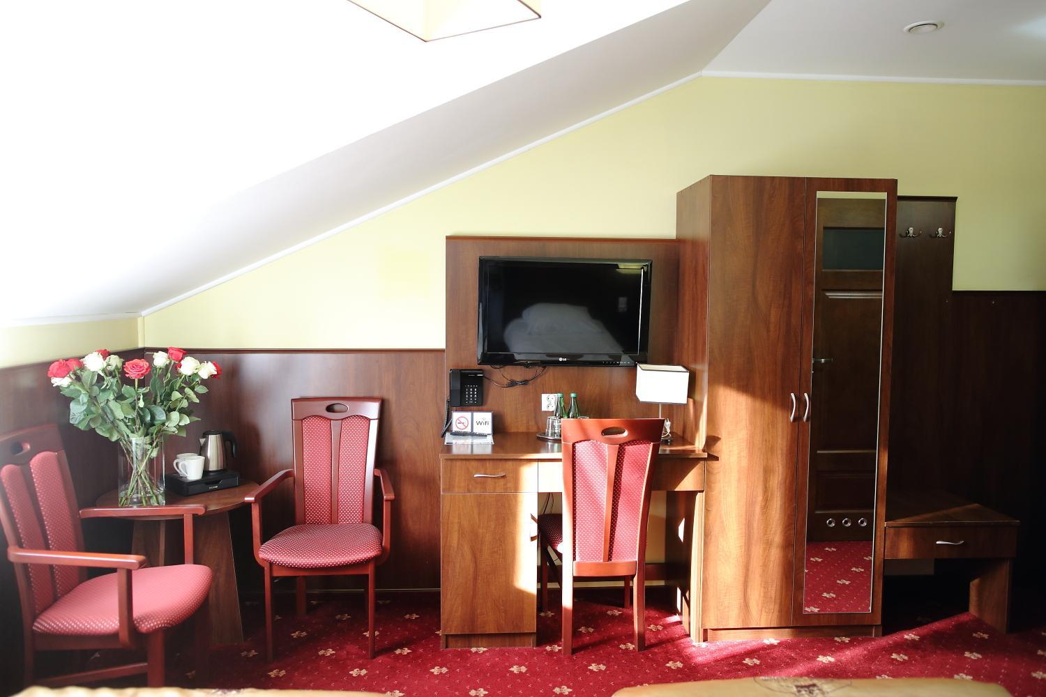 Twin Room with Private Bathroom photo 1