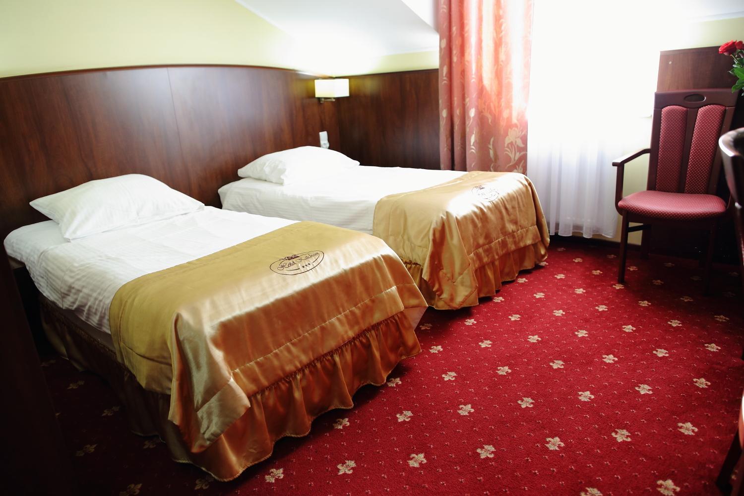 Twin Room with Private Bathroom photo 2