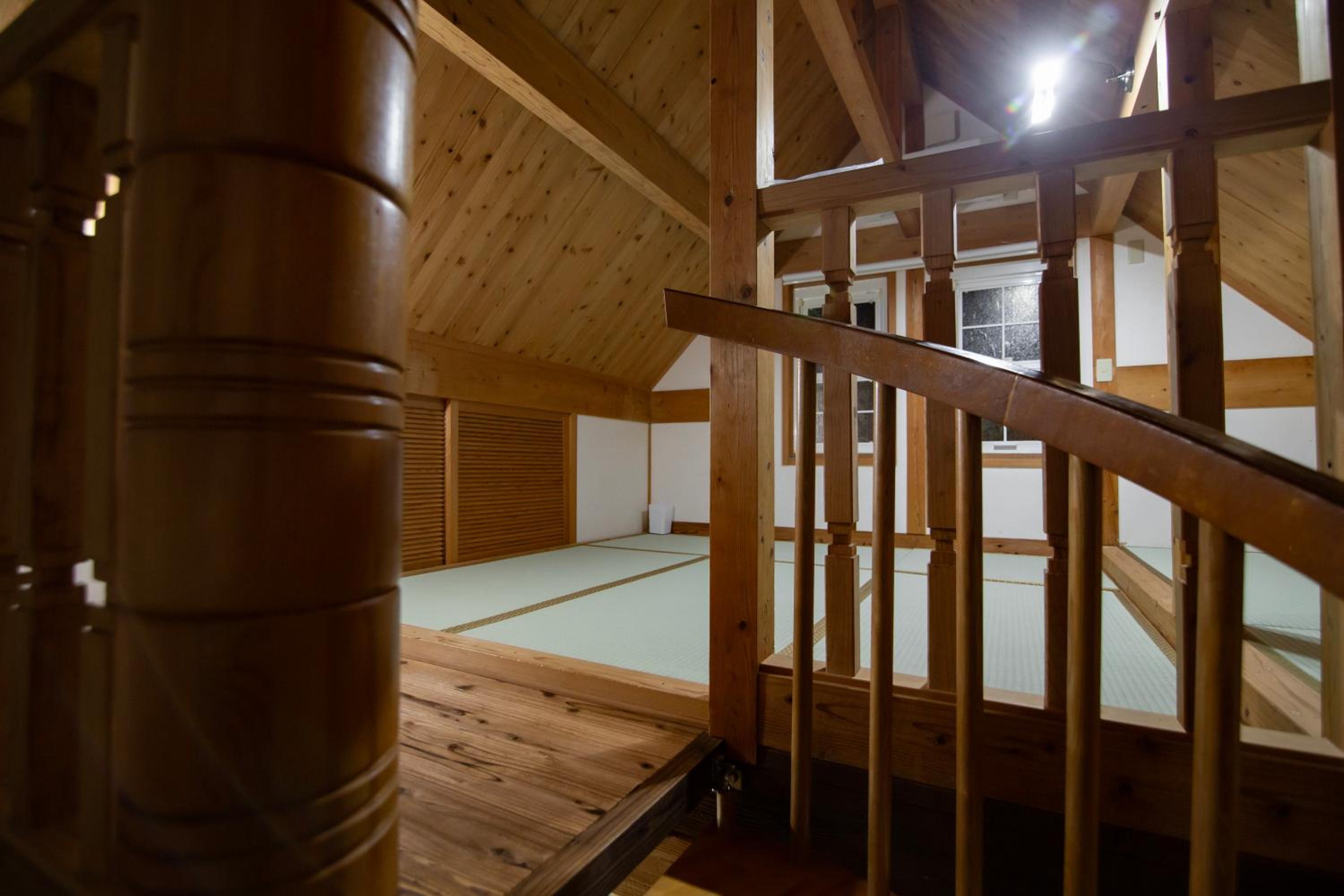 Five-Bedroom House photo 1