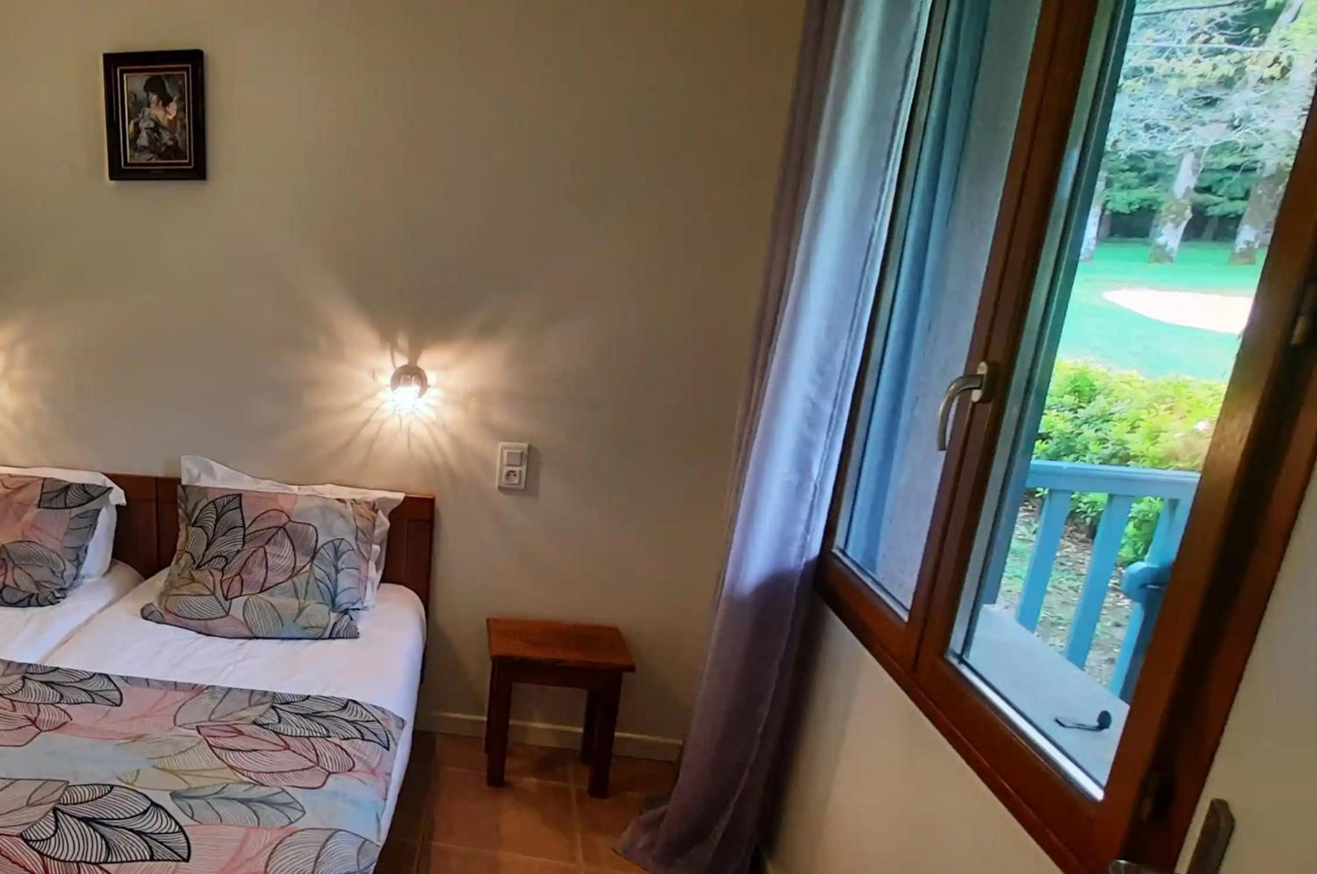 One-Bedroom Apartment with Terrace photo 2