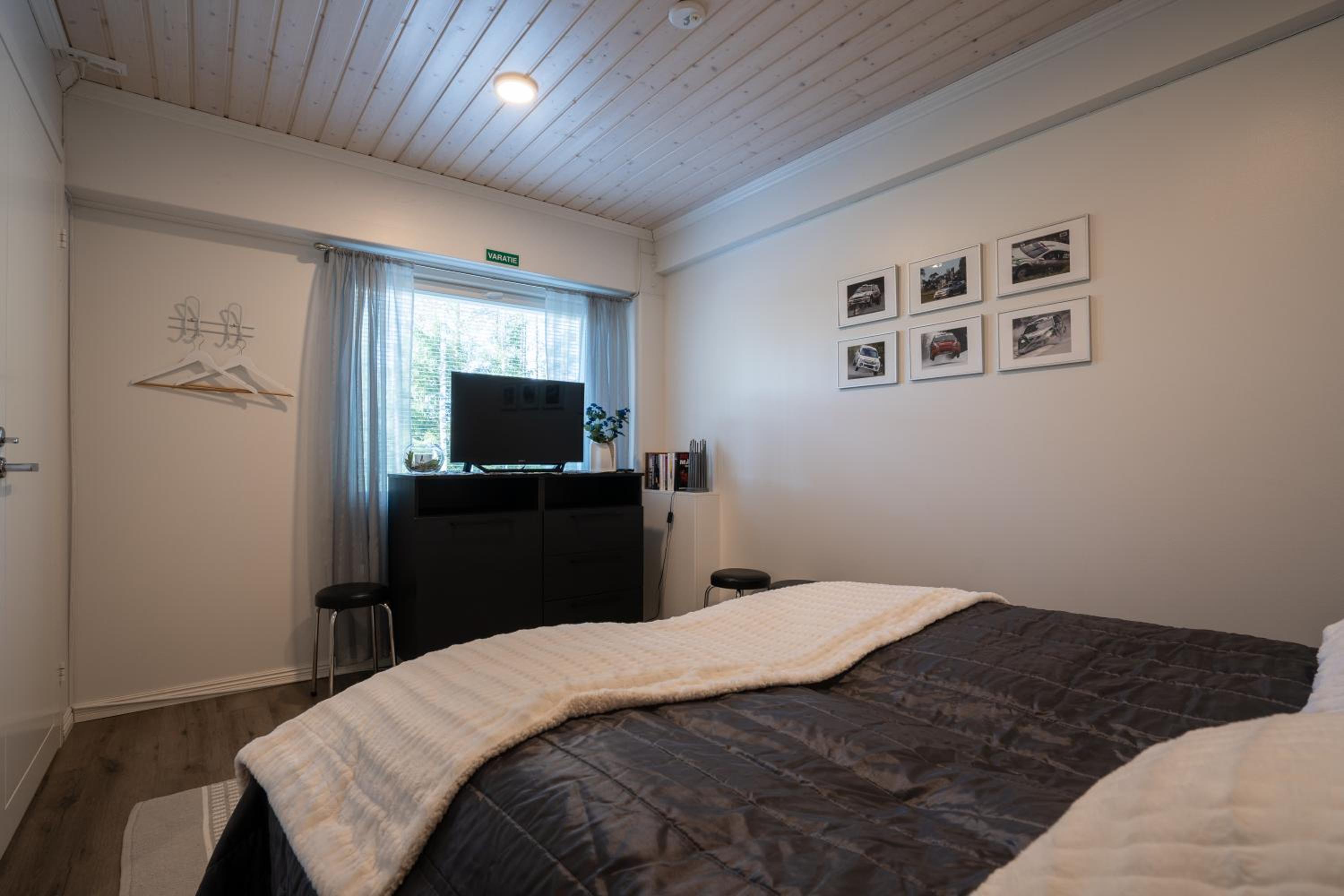 Double or Twin Room with Shared Bathroom photo 1