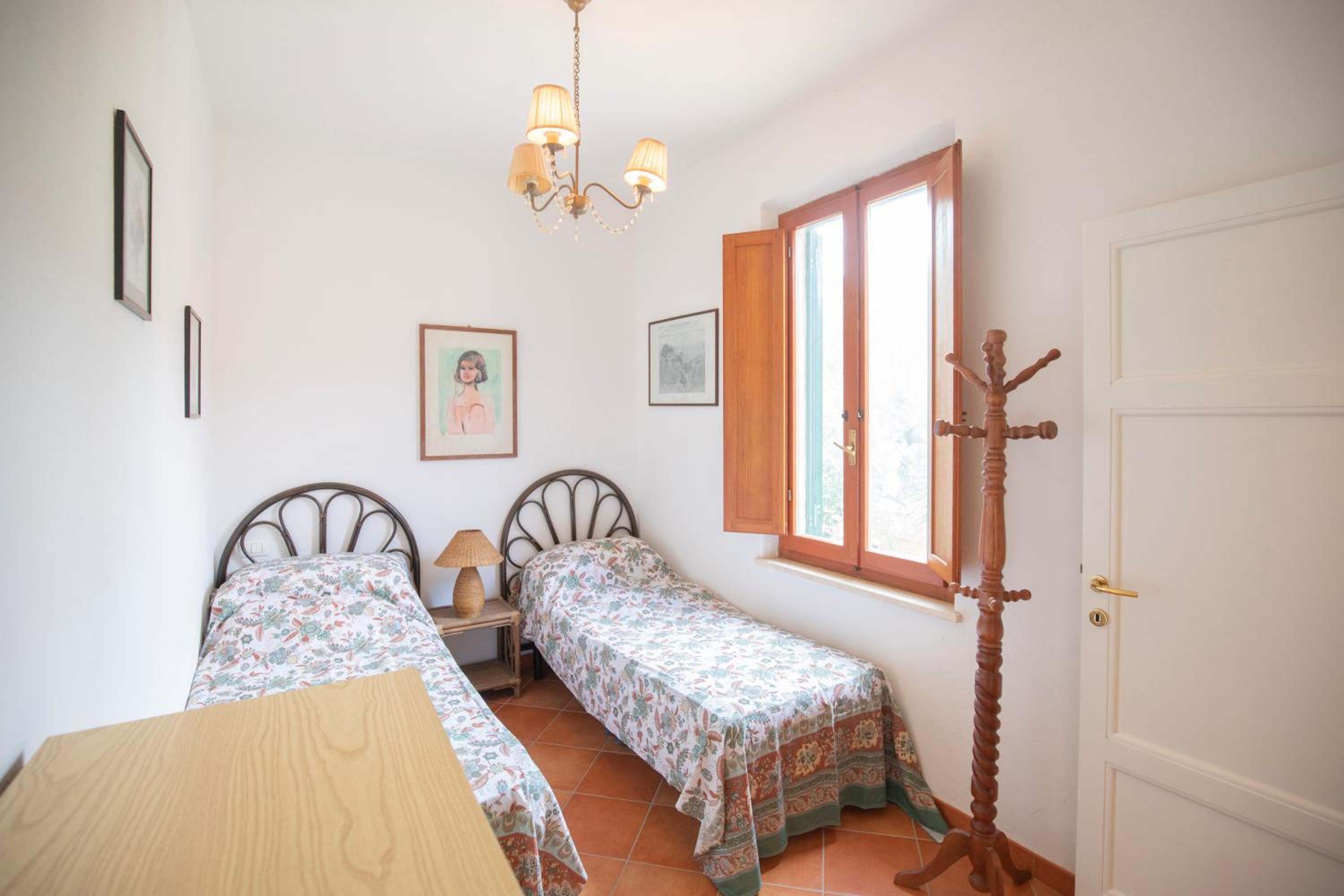 Two-Bedroom House photo 3